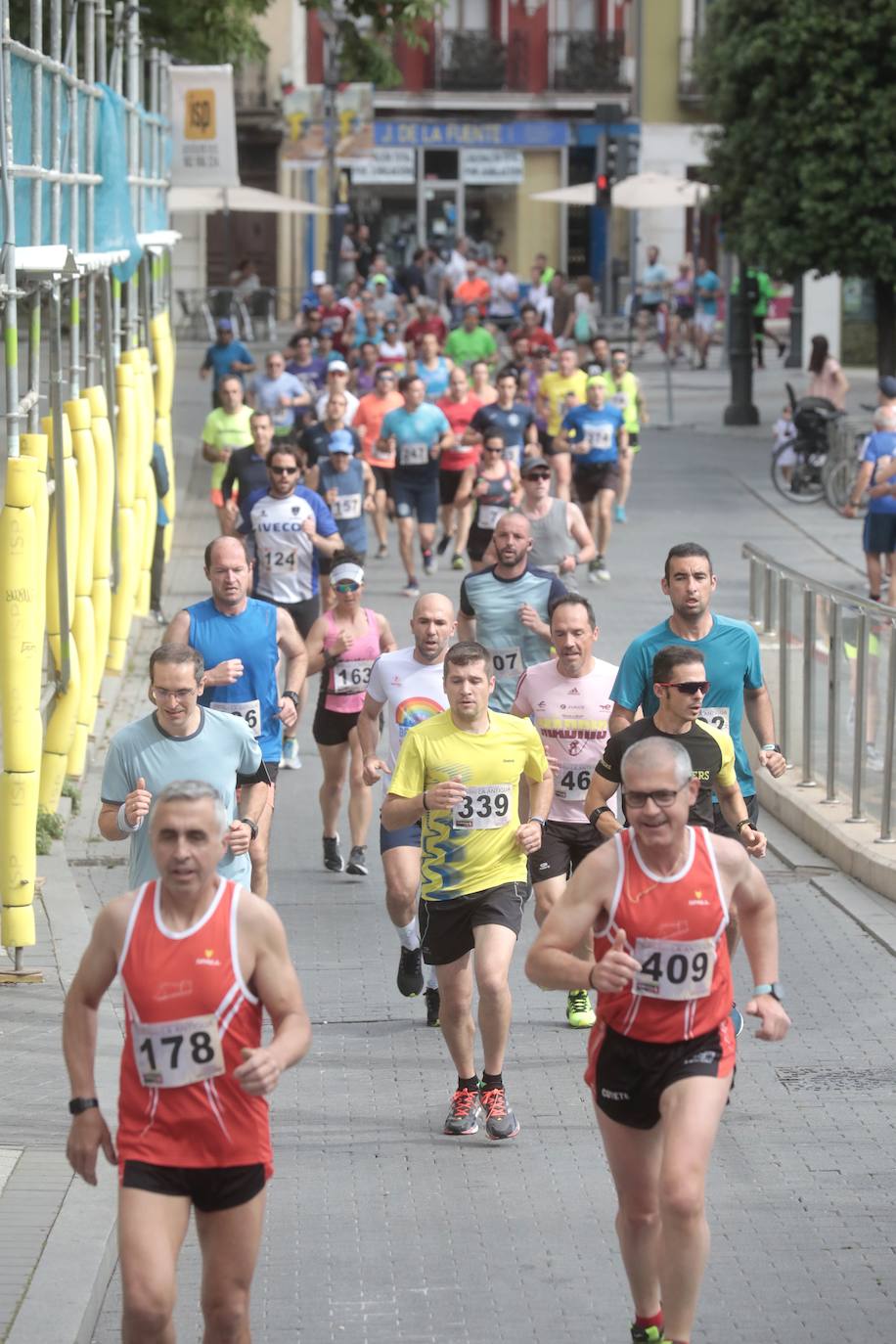Fotos: La Carrera de La Antigua reúne a medio millar de atletas en Valladolid (1/3)