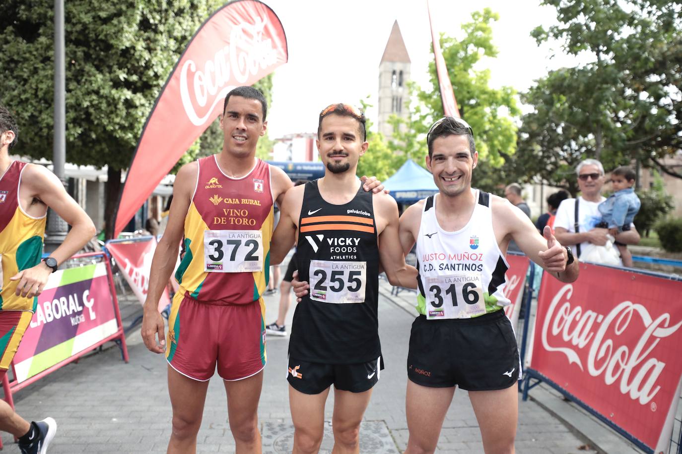 Fotos: La Carrera de La Antigua reúne a medio millar de atletas en Valladolid (1/3)