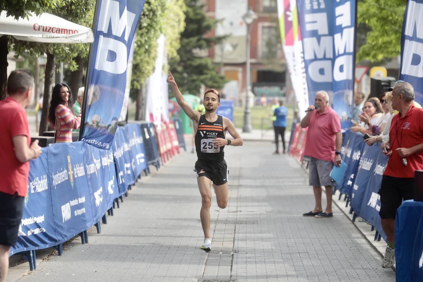 Fotos: La Carrera de La Antigua reúne a medio millar de atletas en Valladolid (1/3)