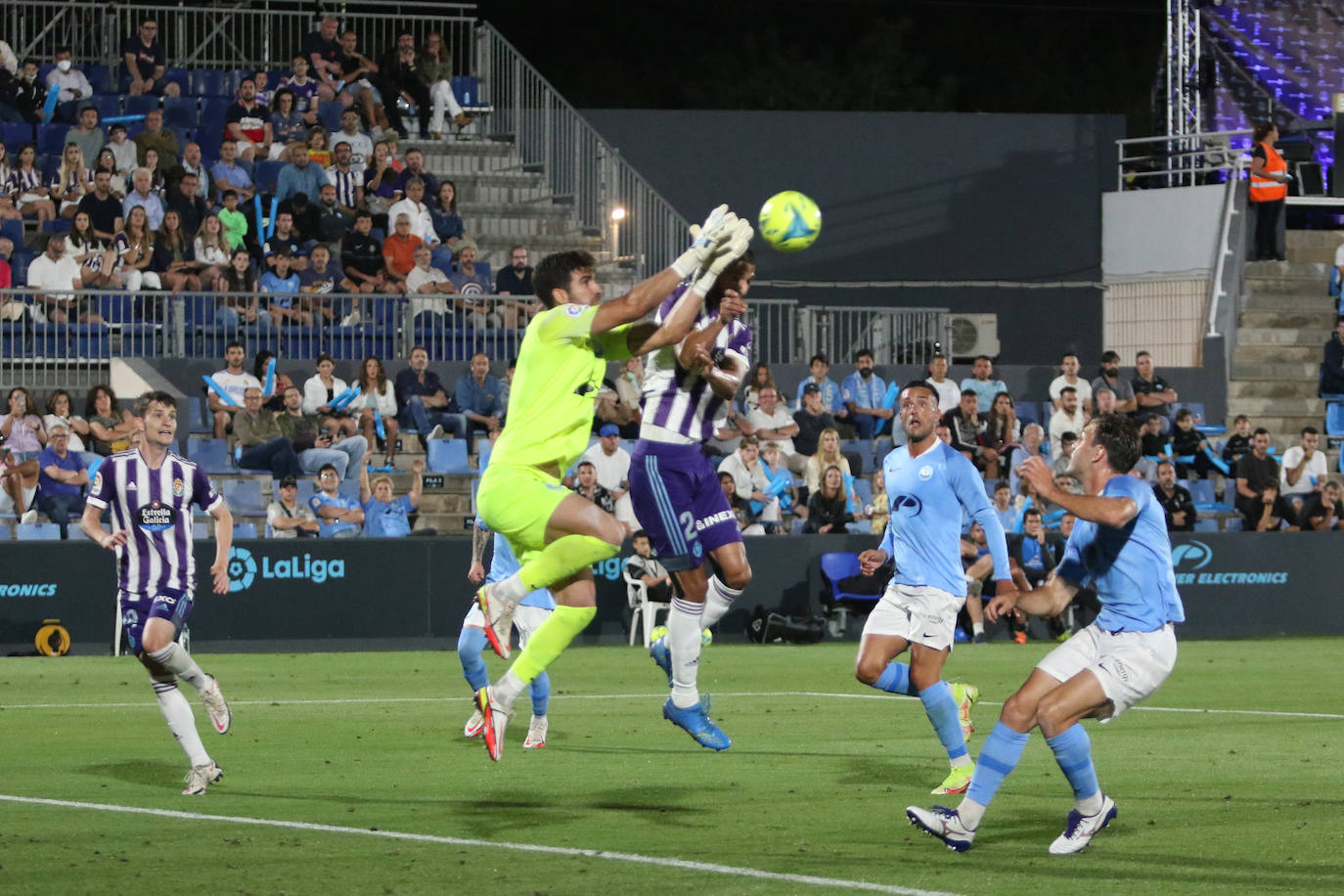 Fotos: El Real Valladolid no falla en Ibiza y sigue soñando con el ascenso directo