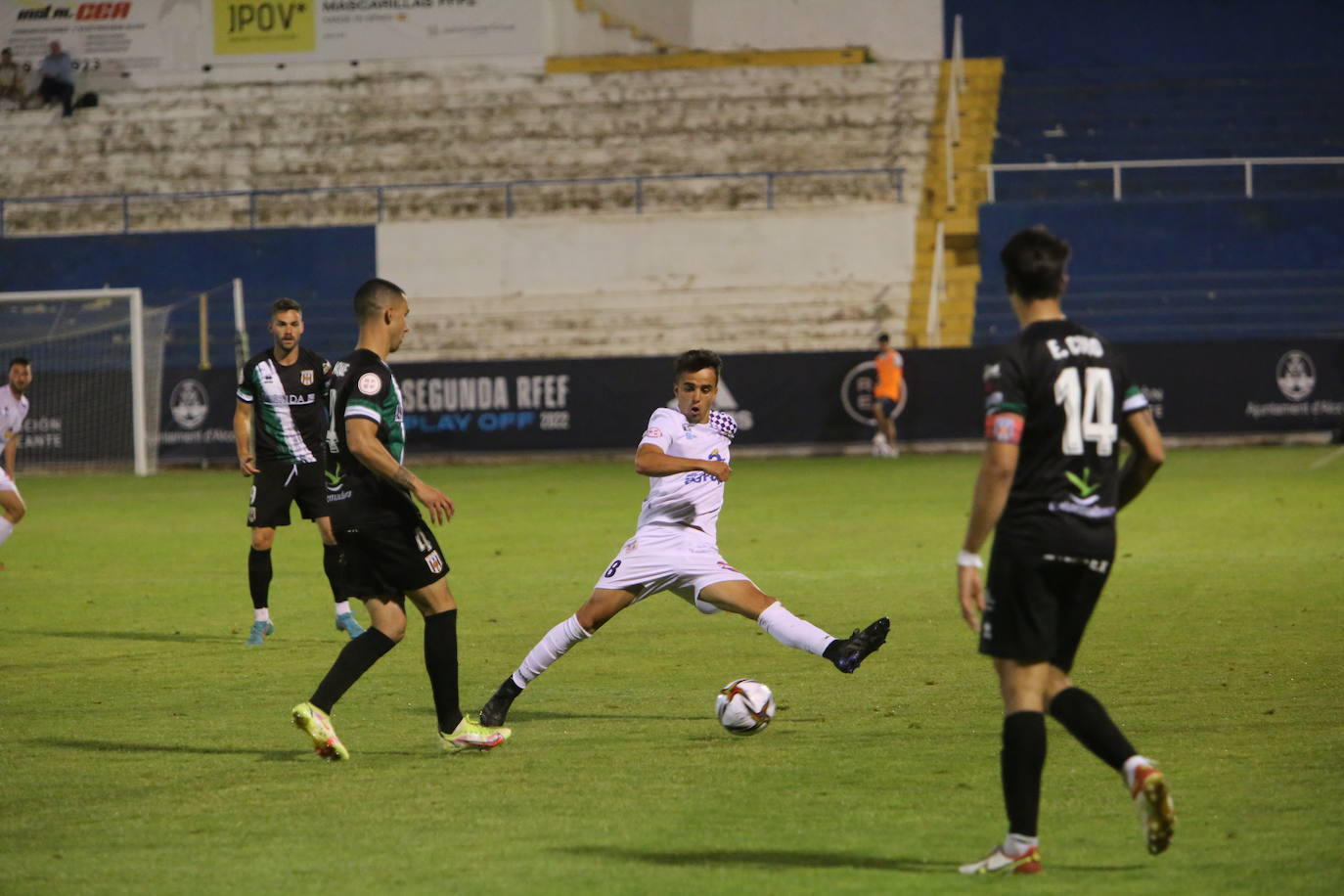 Fotos: Adiós al sueño del &#039;play off&#039; del Palencia Cristo