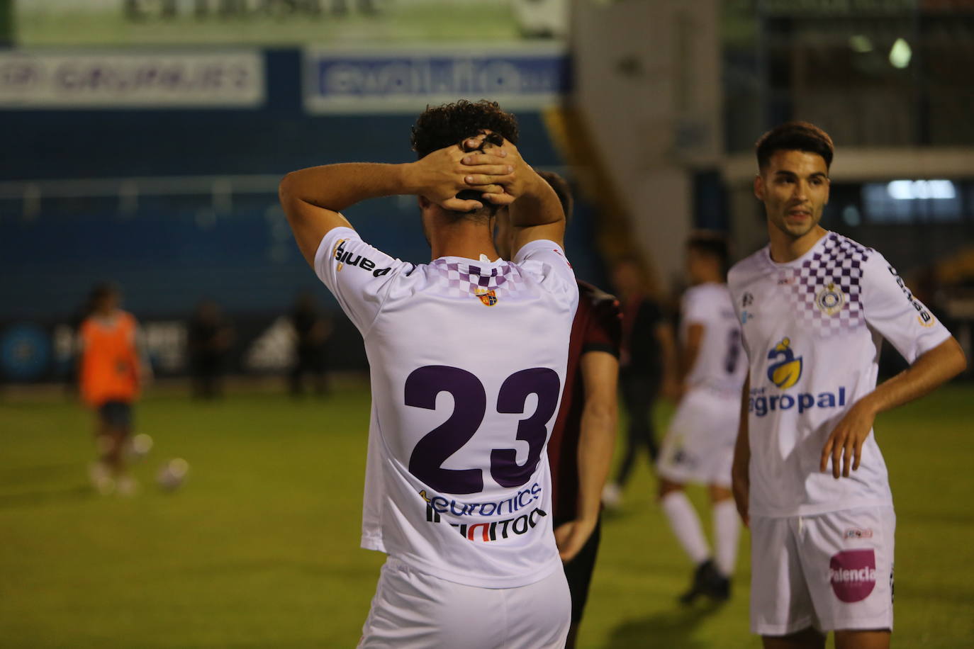 Fotos: Adiós al sueño del &#039;play off&#039; del Palencia Cristo