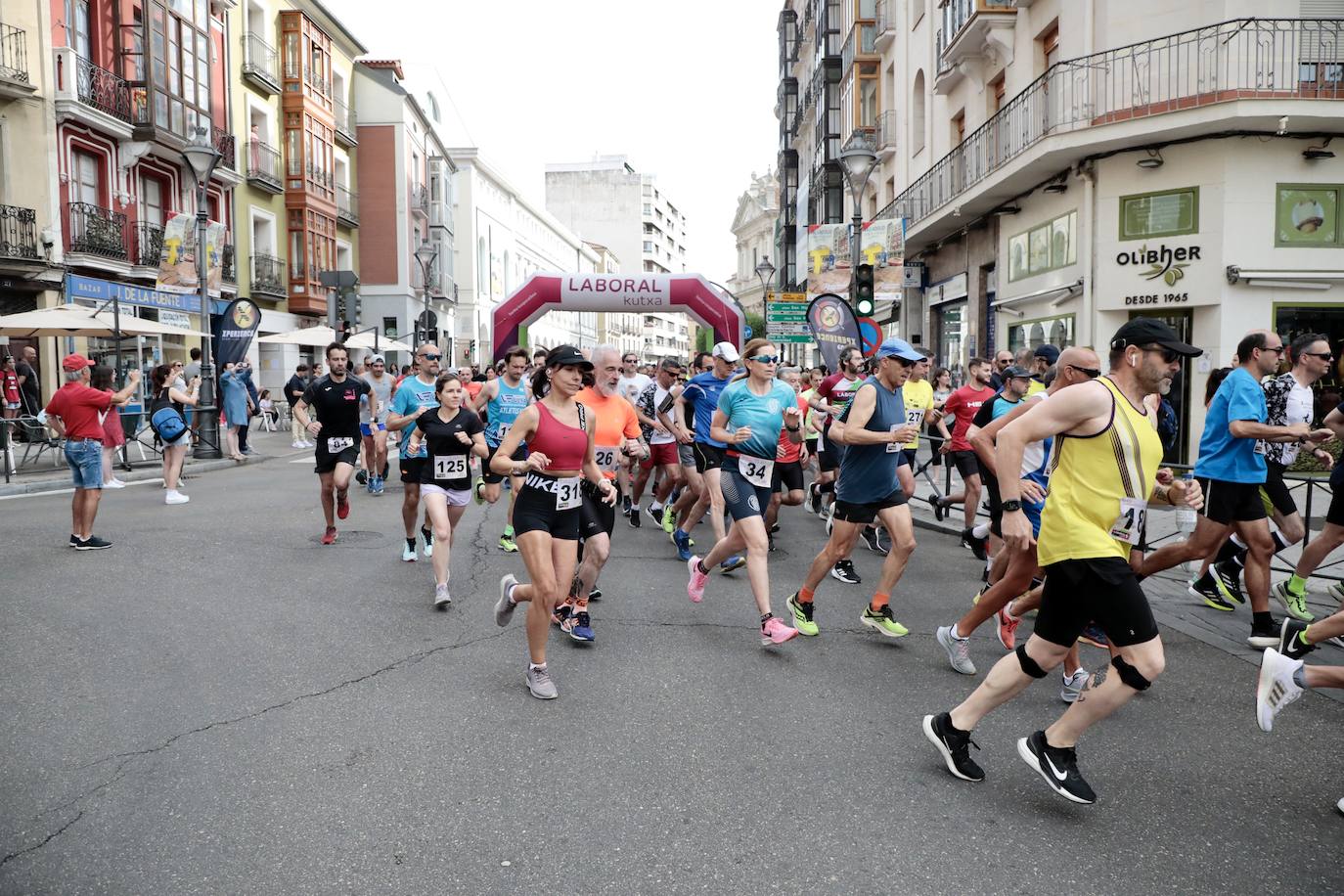 Fotos: La Carrera de La Antigua reúne a medio millar de atletas en Valladolid (2/3)