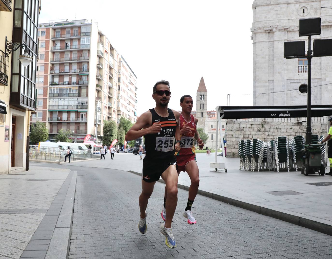 Fotos: La Carrera de La Antigua reúne a medio millar de atletas en Valladolid (2/3)