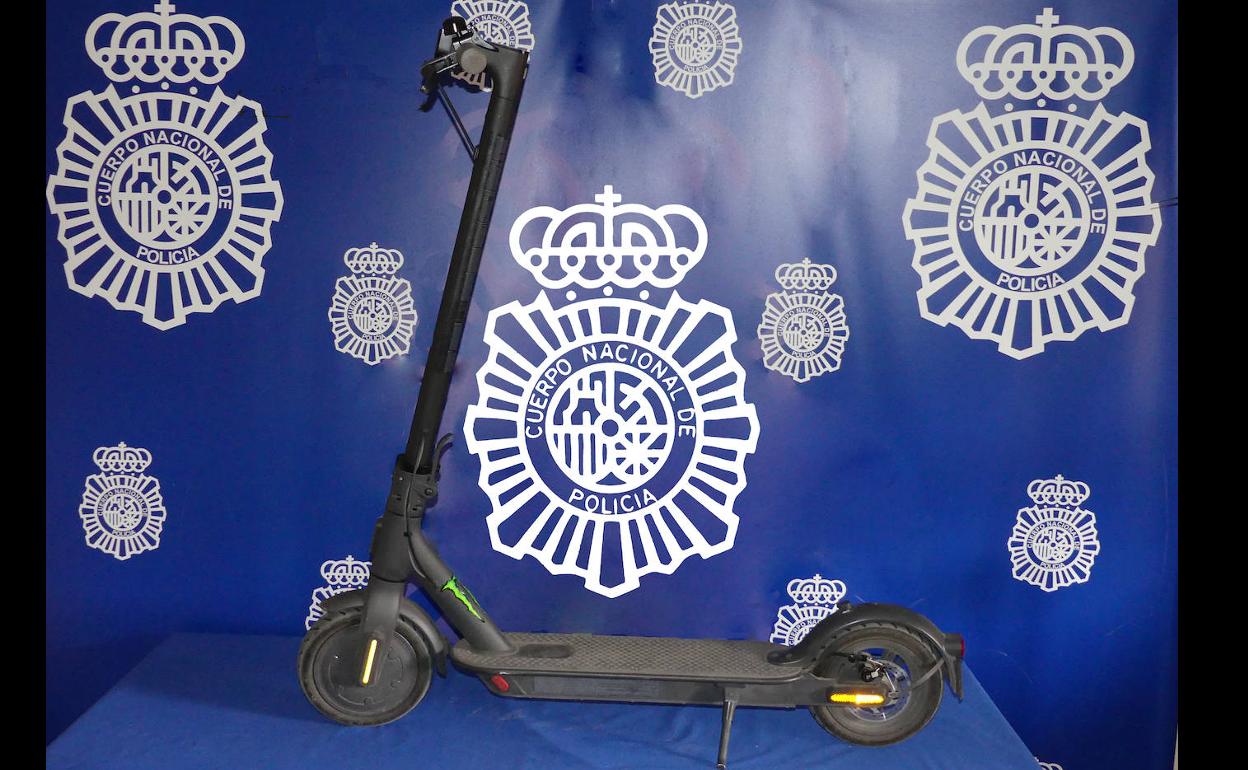 Detenidos tres jóvenes por la sustracción con violencia de un patinete eléctrico en Salamanca