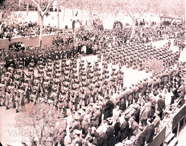 Fotos: Desfile de la Victoria en el Campo Grande de Valladolid