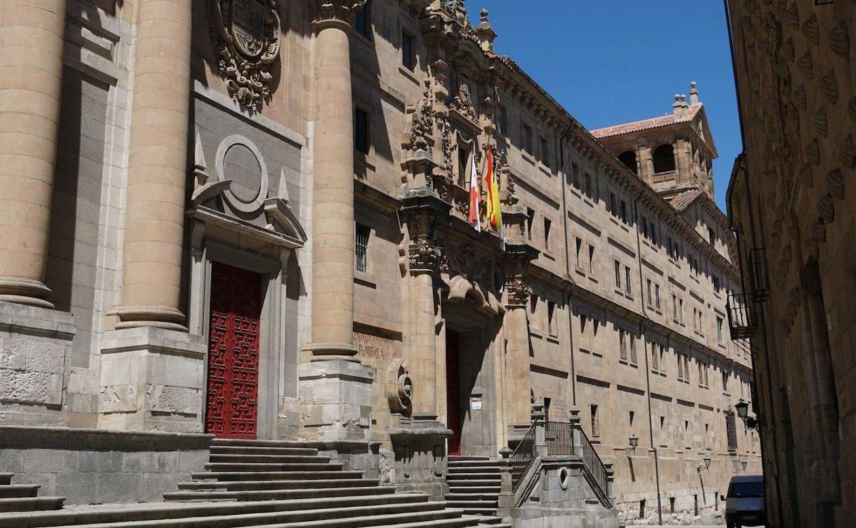 Sede central de la Universidad Pontificia en la calle Compañía