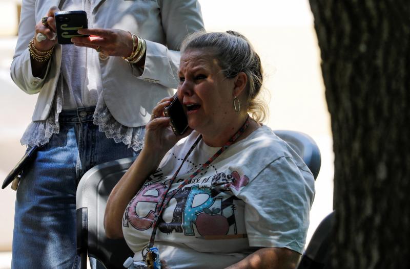 Momentos de tensión entre los familiares ante la falta de información de lo sucedido.