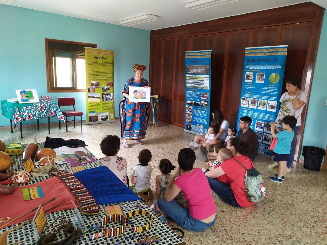 Cuentacuentos infantil en la primera jornada de la exposición. 