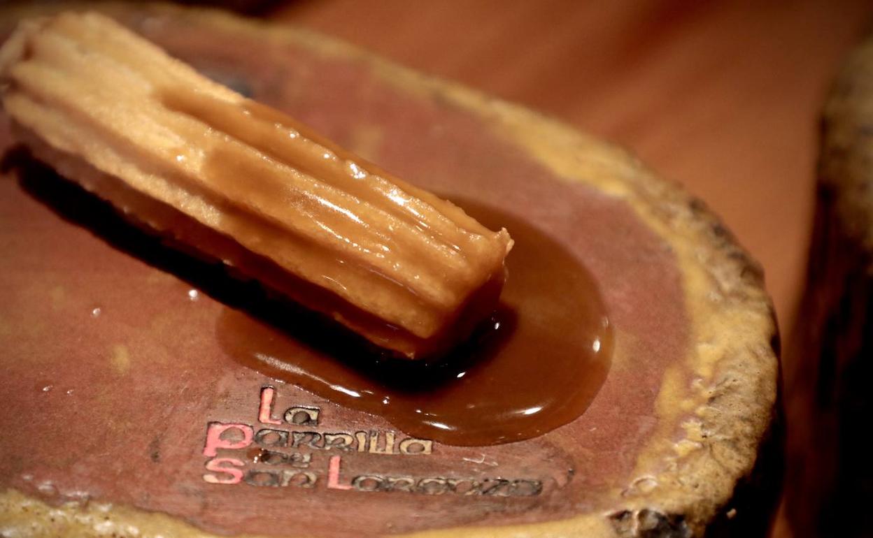 Tapa 'Churro de lechazo, lechazo churro' con la que La Parrilla de San Lorenzo ganó en 2021 el Concurso Provincial de Pinchos de Valladolid. 