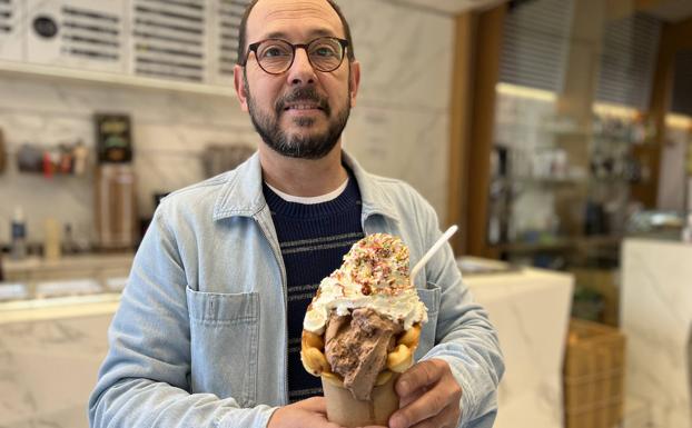 José González propone a los vallisoletanos tomar un bubble waffle helado con toppings 