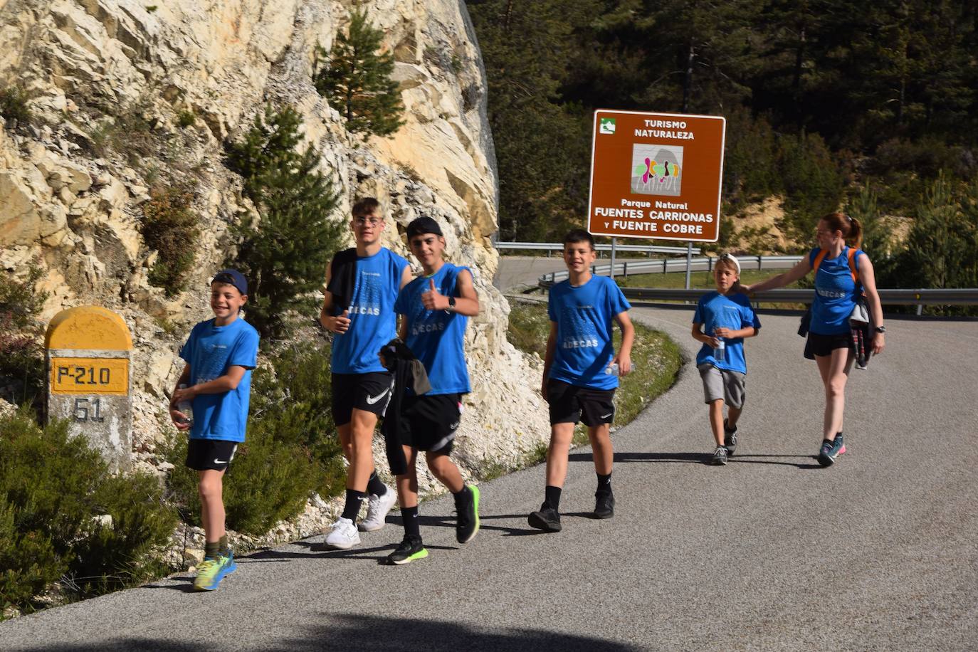 Fotos: Guardo recupera la participativa Marcha de Adecas