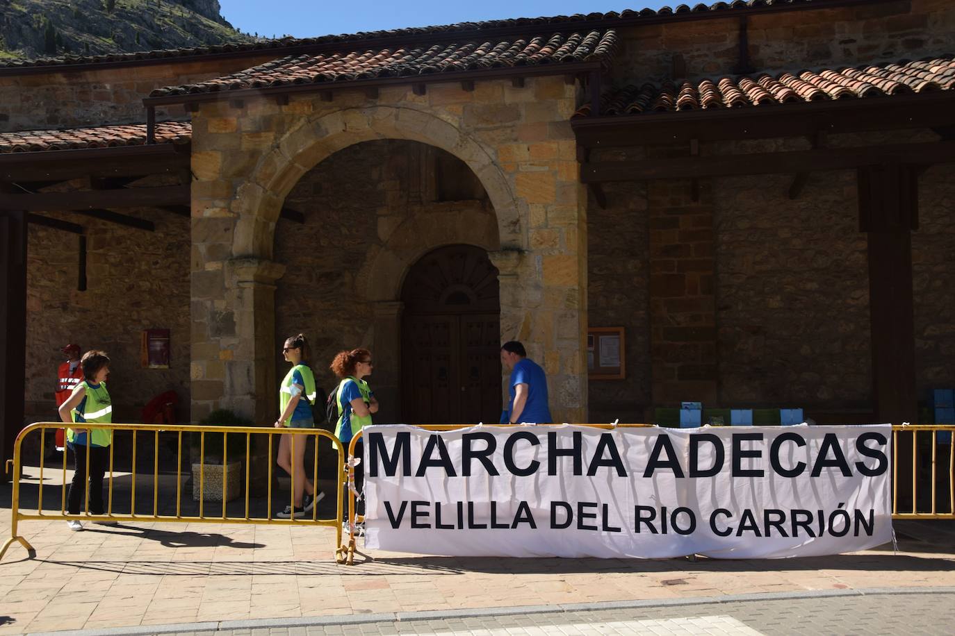 Fotos: Guardo recupera la participativa Marcha de Adecas