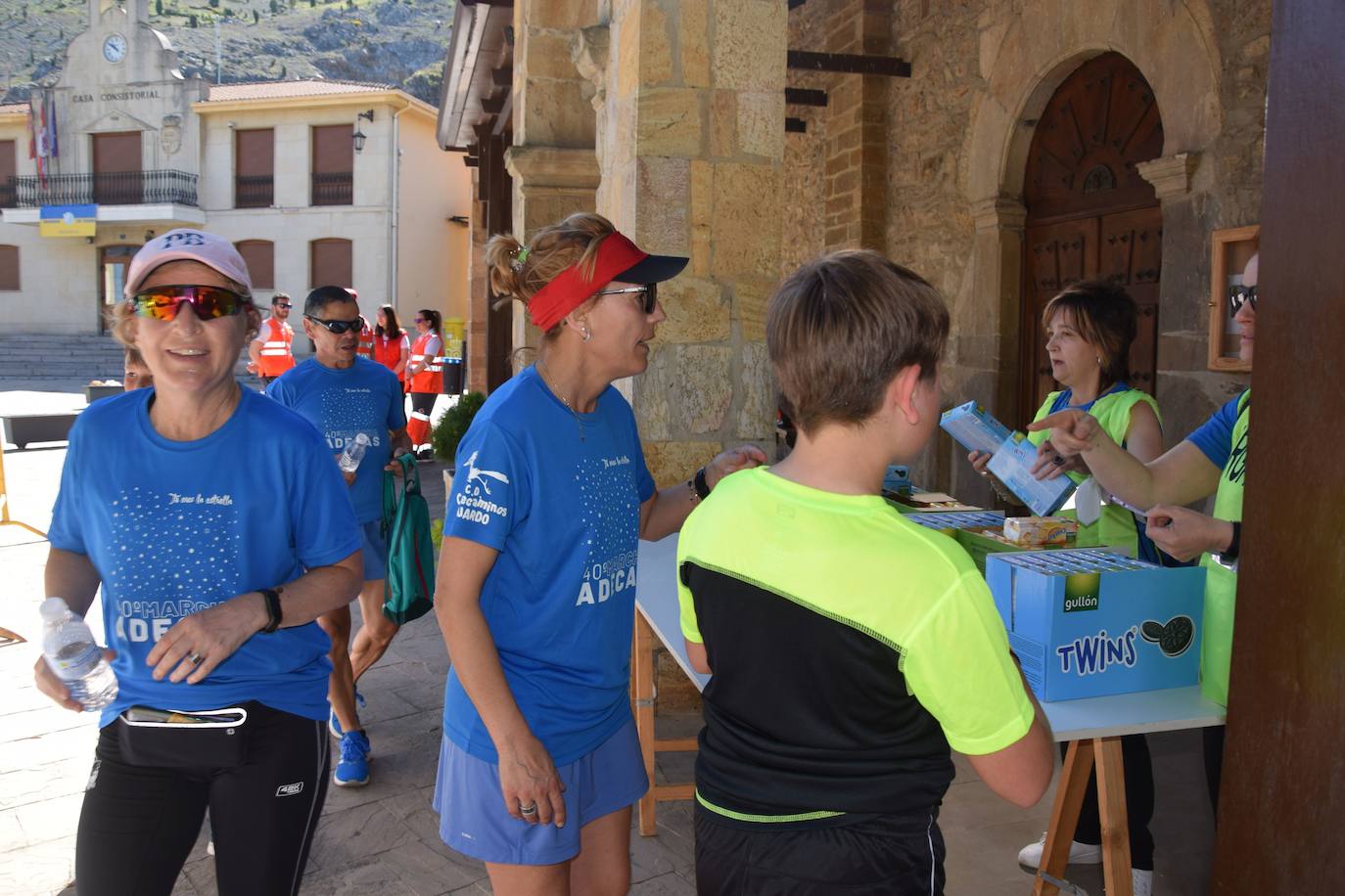 Fotos: Guardo recupera la participativa Marcha de Adecas