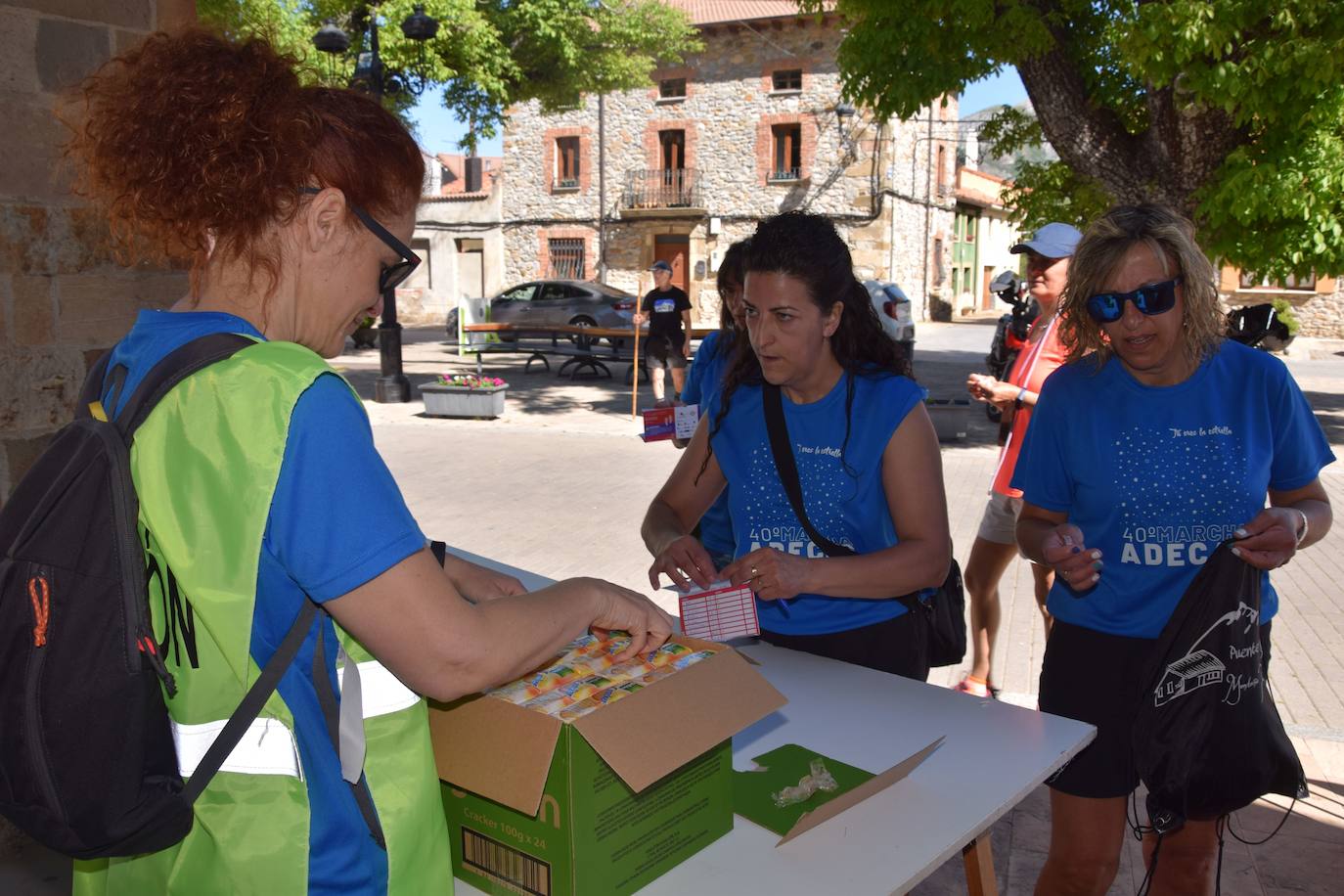 Fotos: Guardo recupera la participativa Marcha de Adecas
