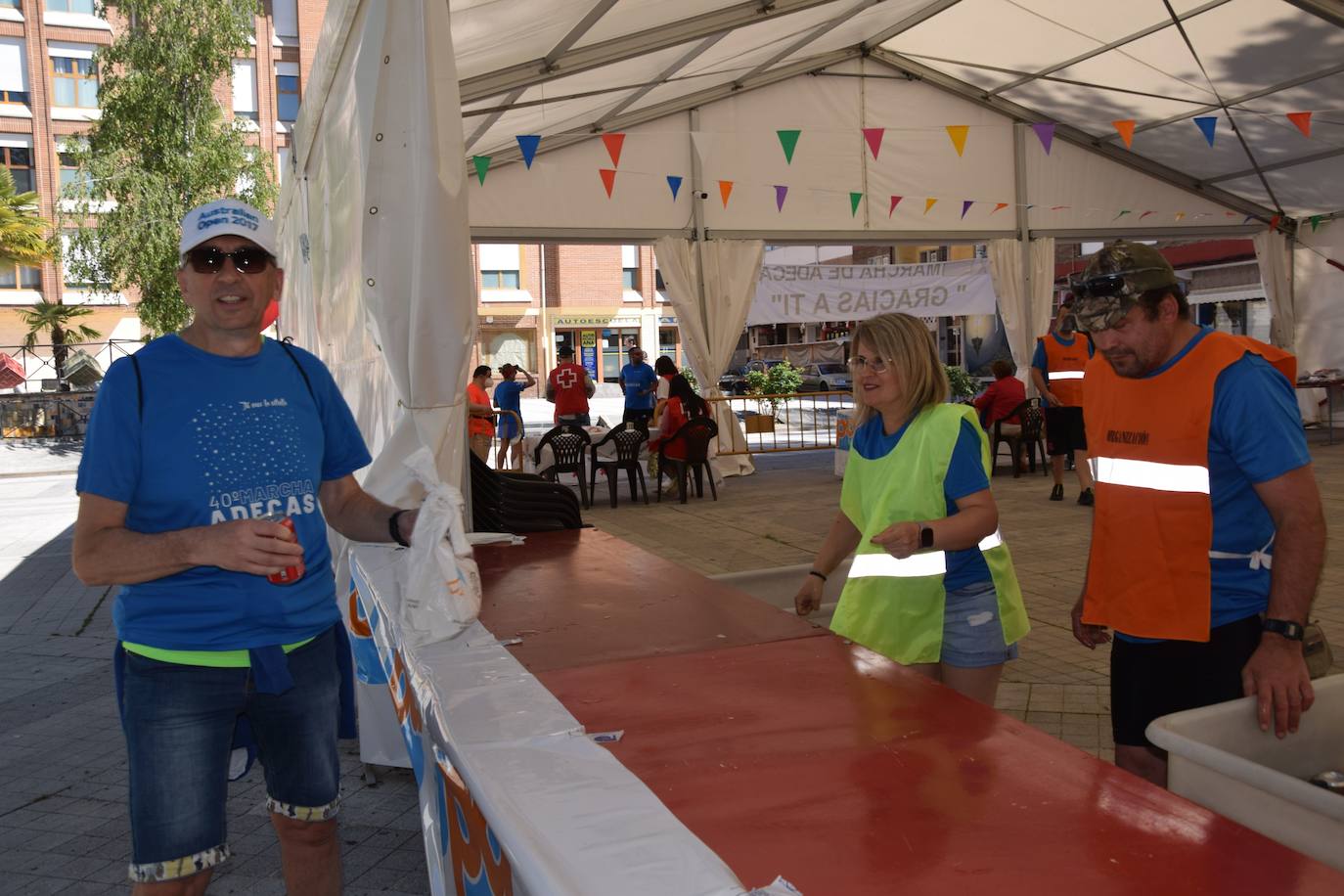 Fotos: Guardo recupera la participativa Marcha de Adecas