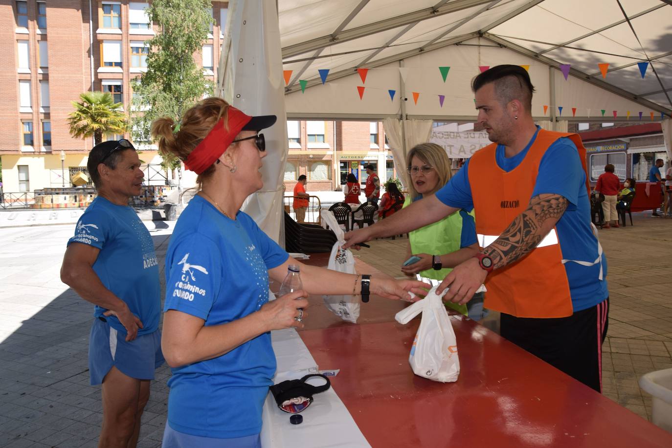 Fotos: Guardo recupera la participativa Marcha de Adecas