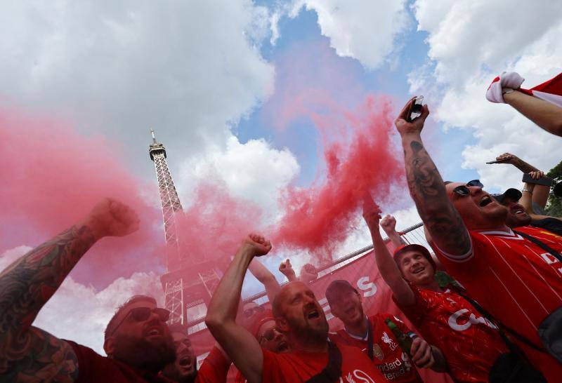 Fotos: La invasión de seguidores en París, en imágenes