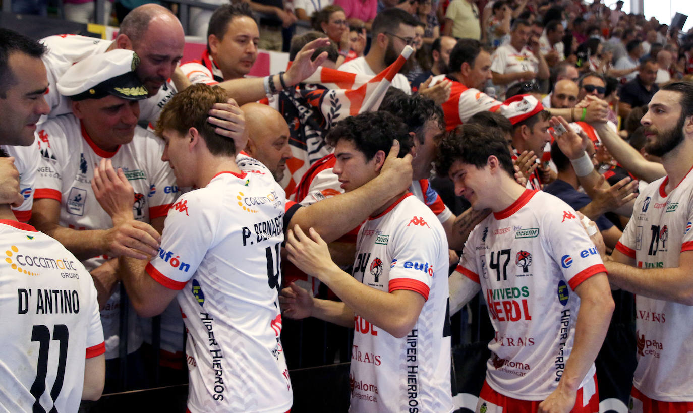 Derrota de Balonmano Nava ante Anaitasuna que le condena al descenso 