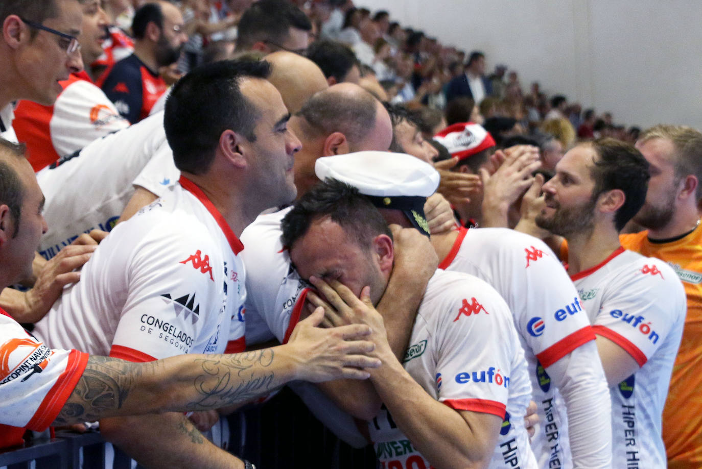 Derrota de Balonmano Nava ante Anaitasuna que le condena al descenso 