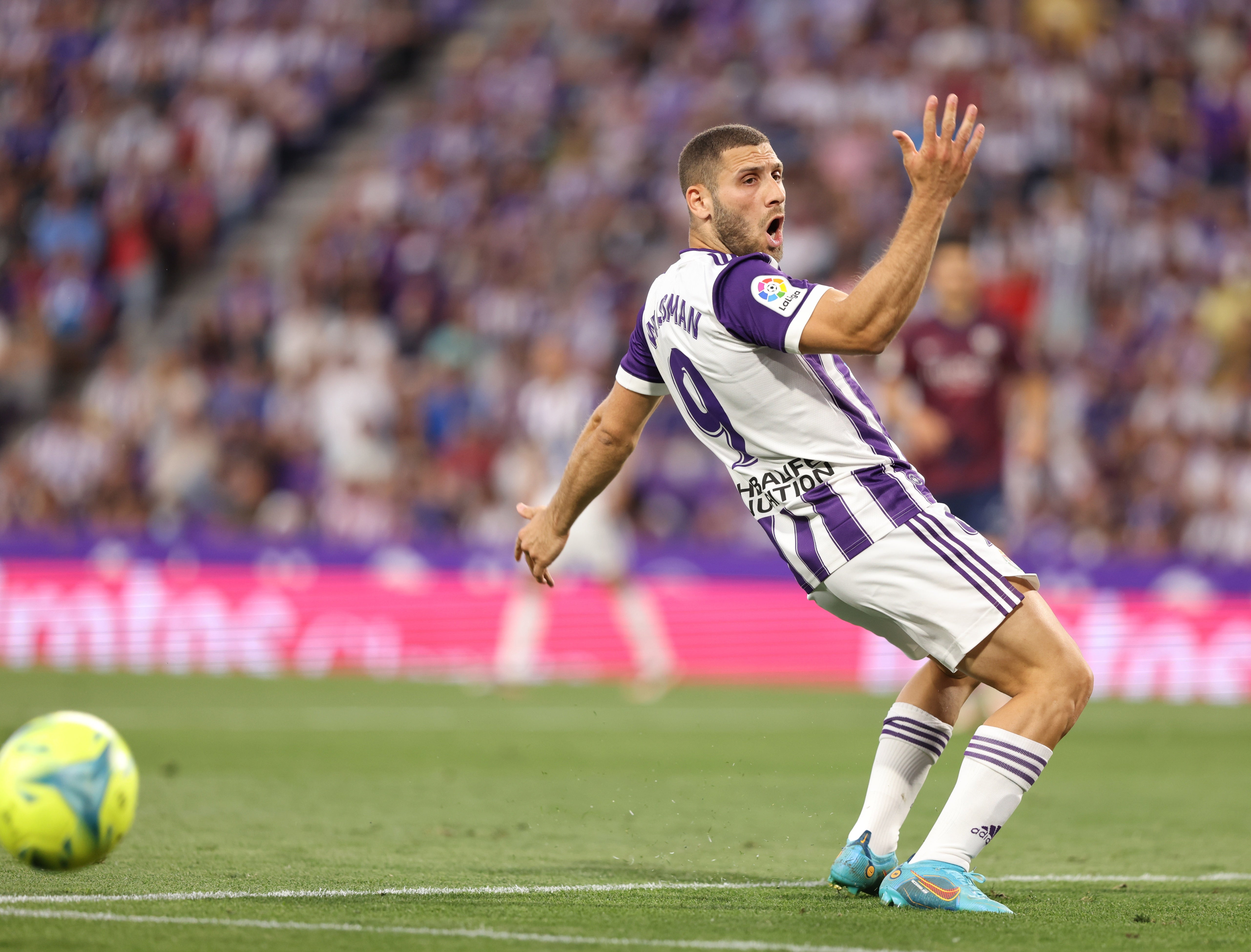 Real Valladolid 3-0 Huesca. 