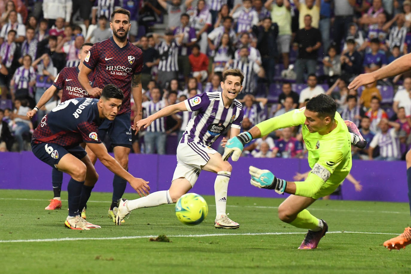 Real Valladolid 3-0 Huesca. 