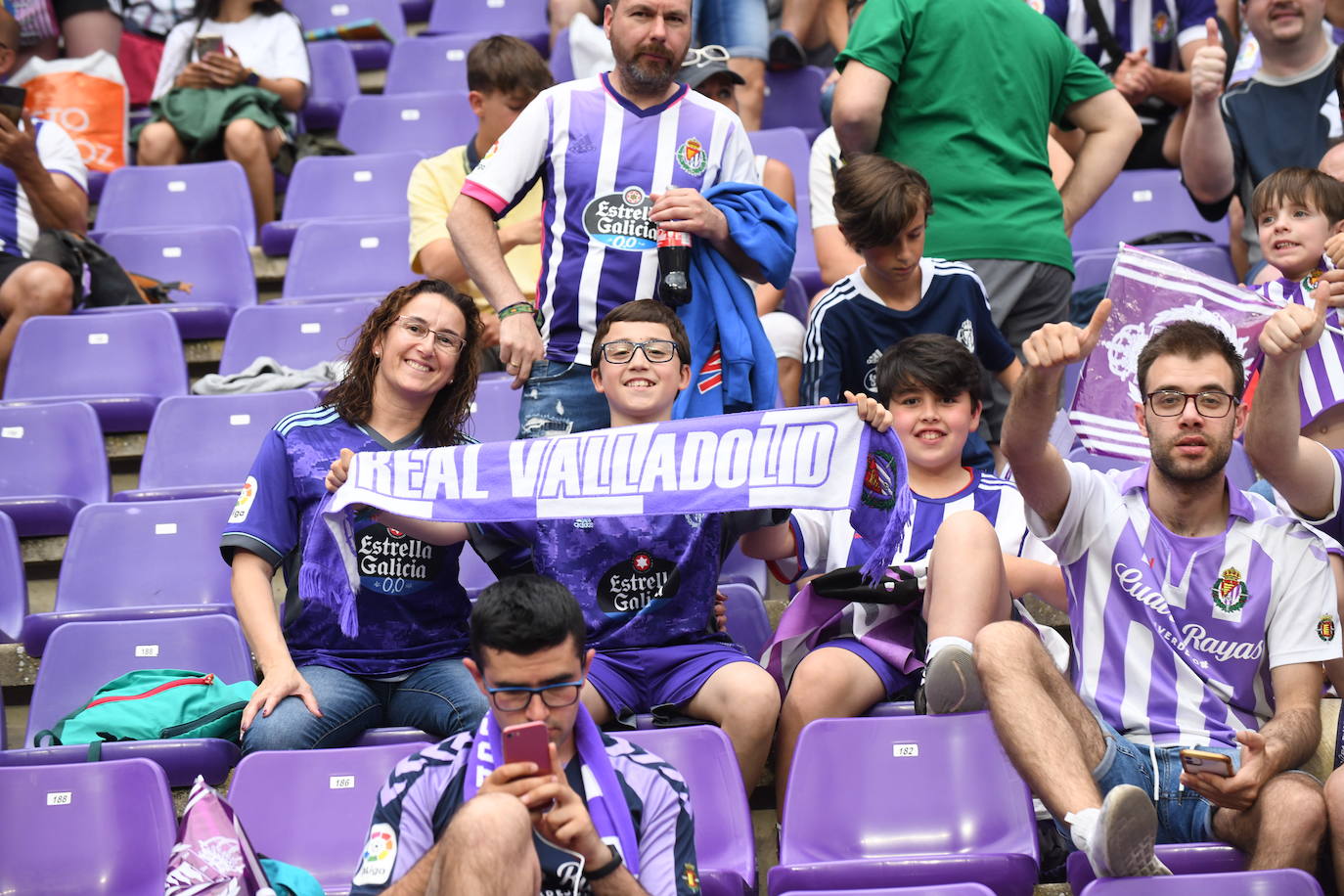 Fotos: Real Valladolid-Huesca. Búscate en la grada (1/8)