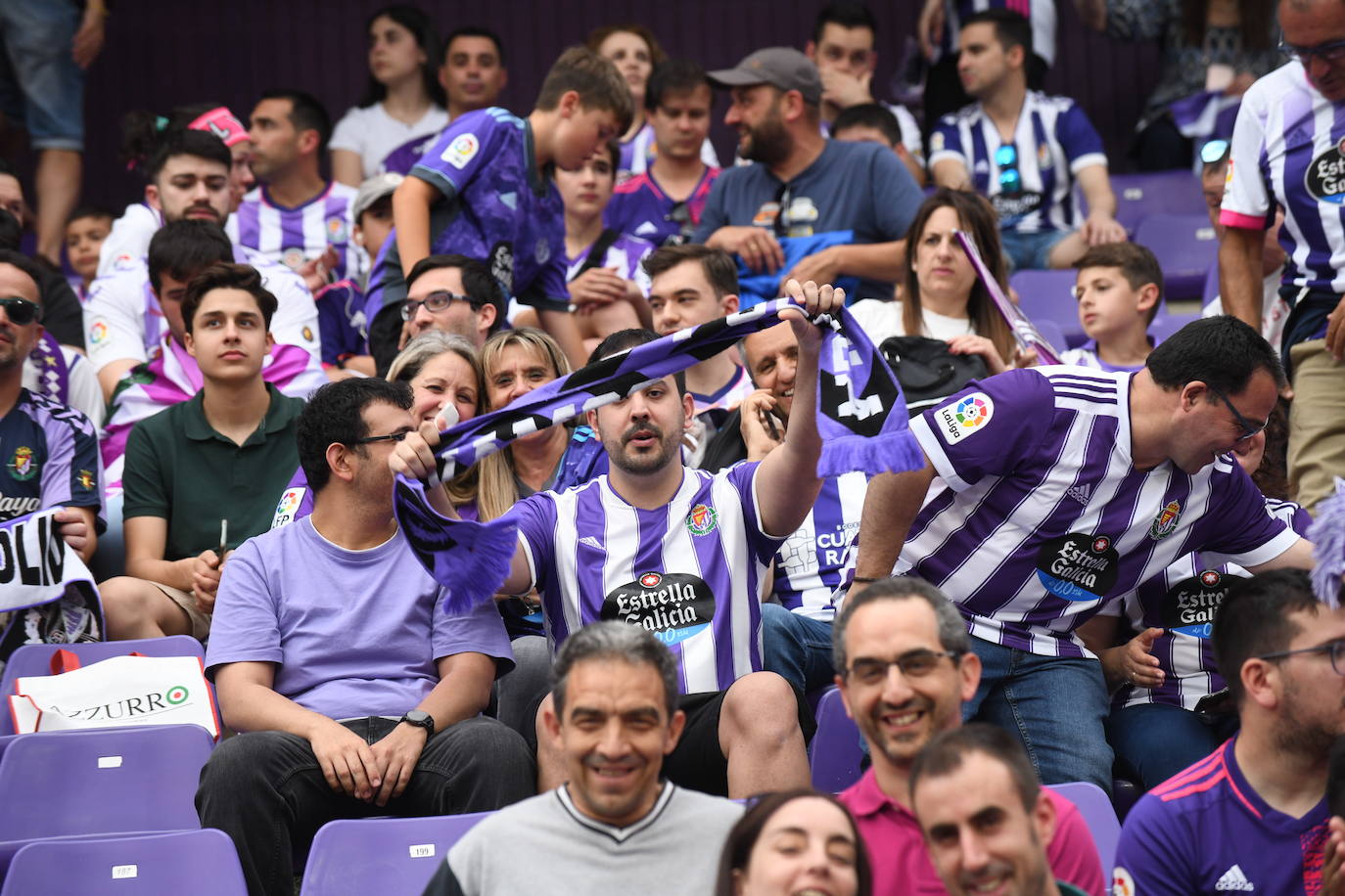 Fotos: Real Valladolid-Huesca. Búscate en la grada (4/8)