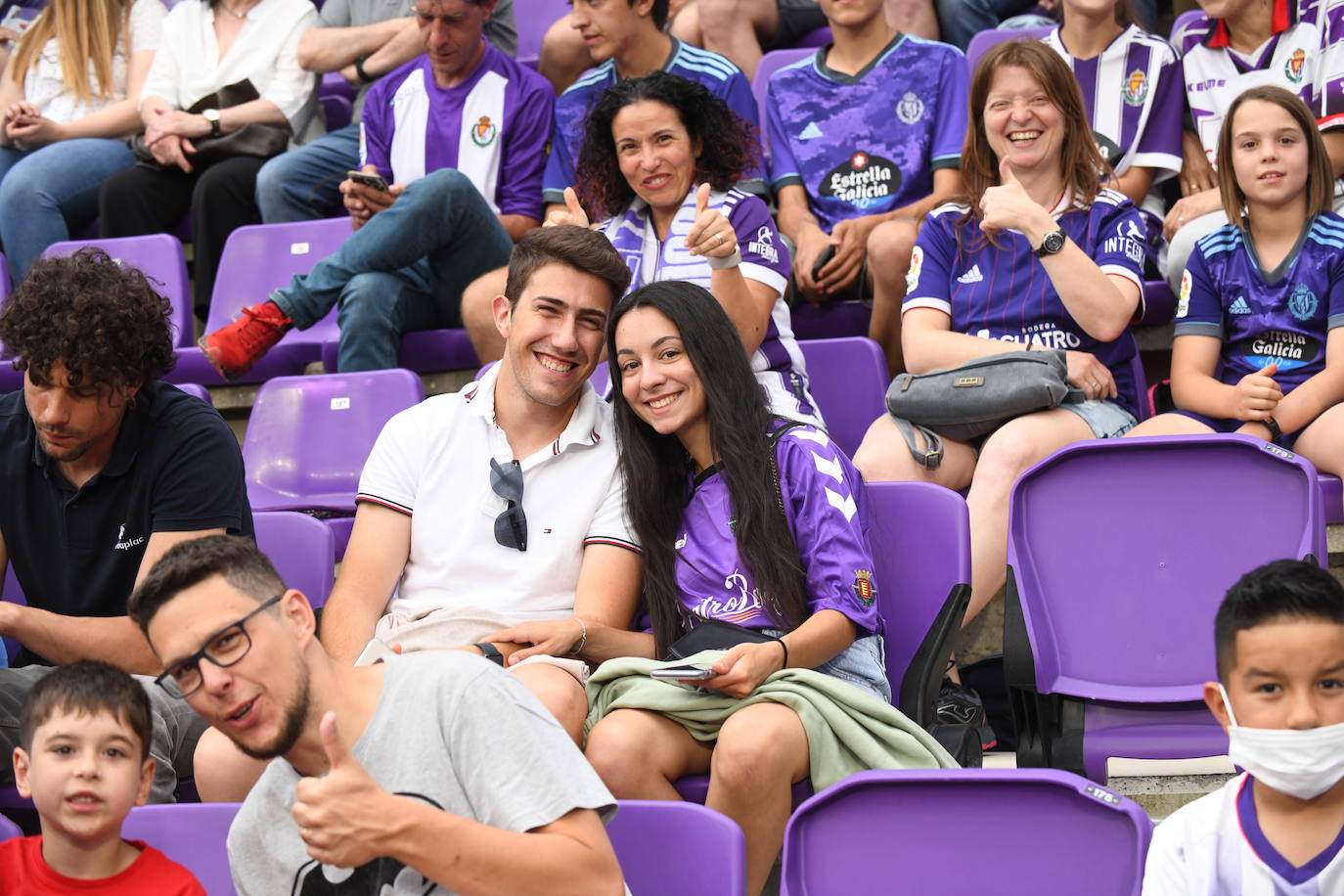 Fotos: Real Valladolid-Huesca. Búscate en la grada (4/8)