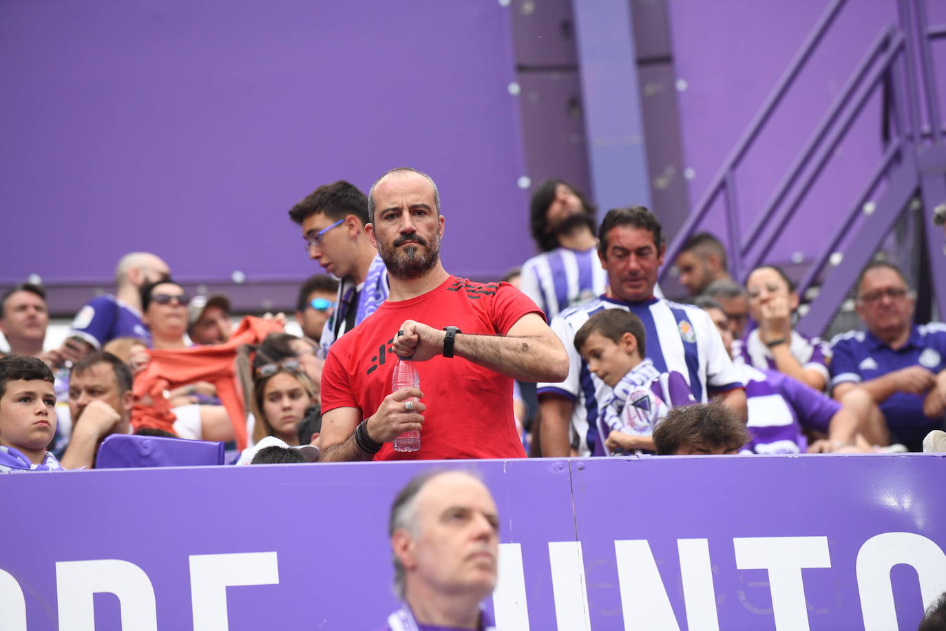 Fotos: Real Valladolid-Huesca. Búscate en la grada (5/8)