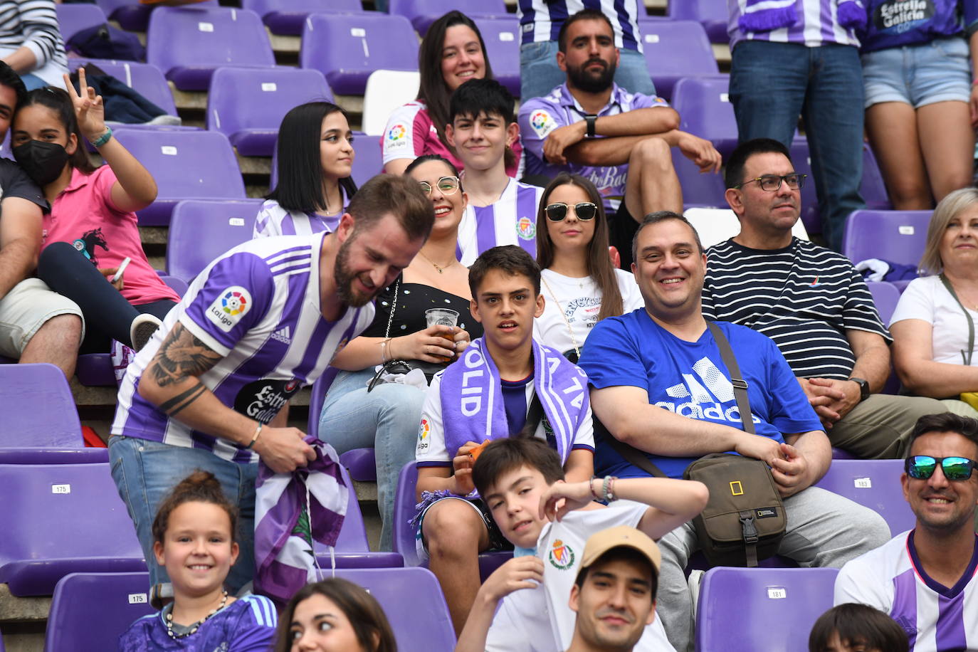 Fotos: Real Valladolid-Huesca. Búscate en la grada (6/8)