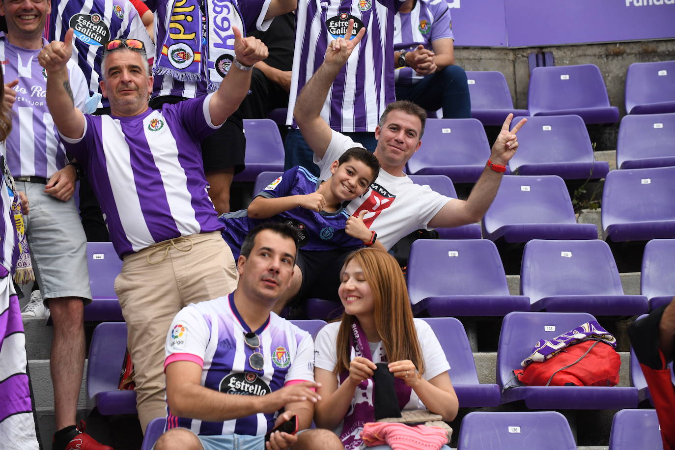 Fotos: Real Valladolid-Huesca. Búscate en la grada (6/8)