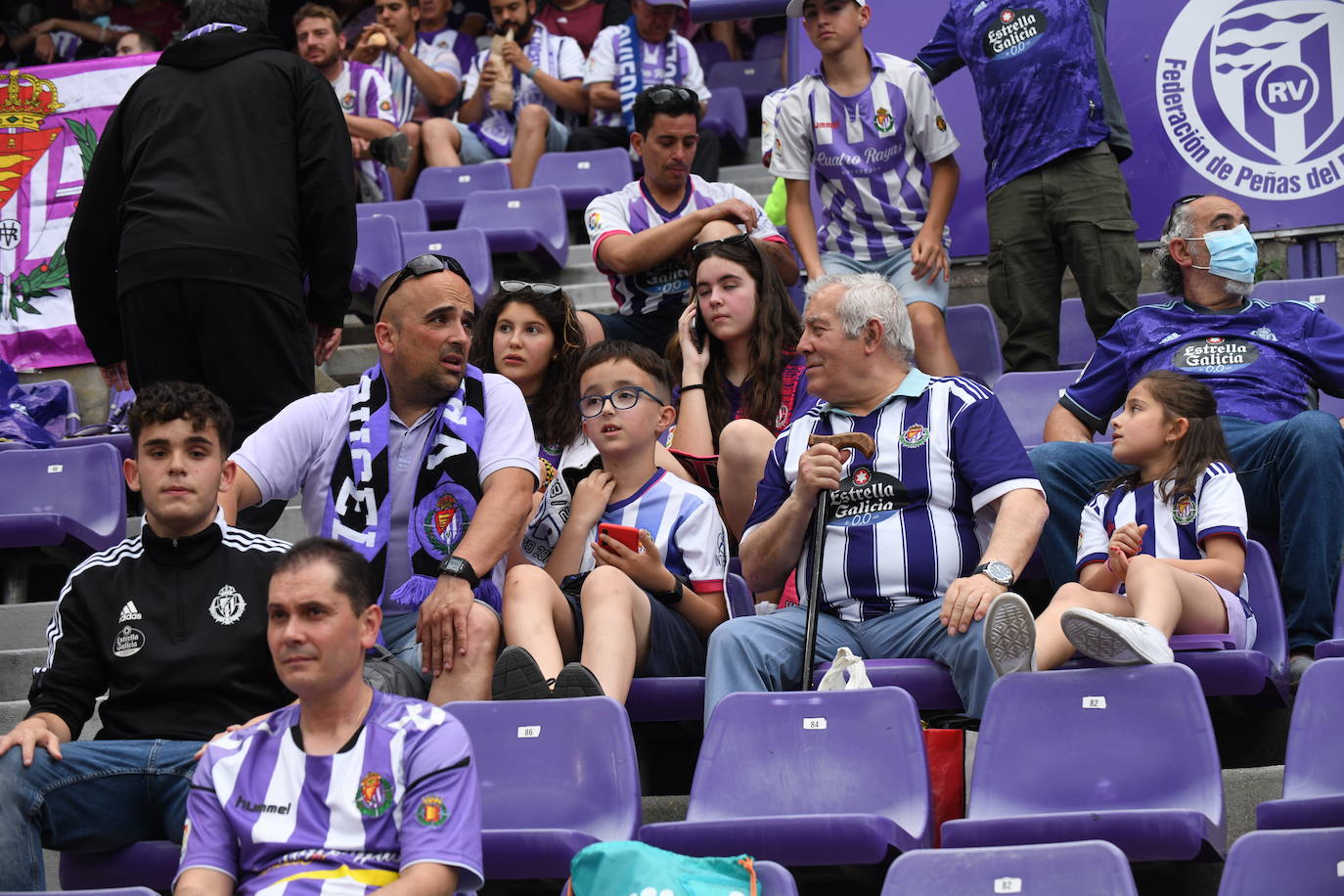 Fotos: Real Valladolid-Huesca. Búscate en la grada (6/8)