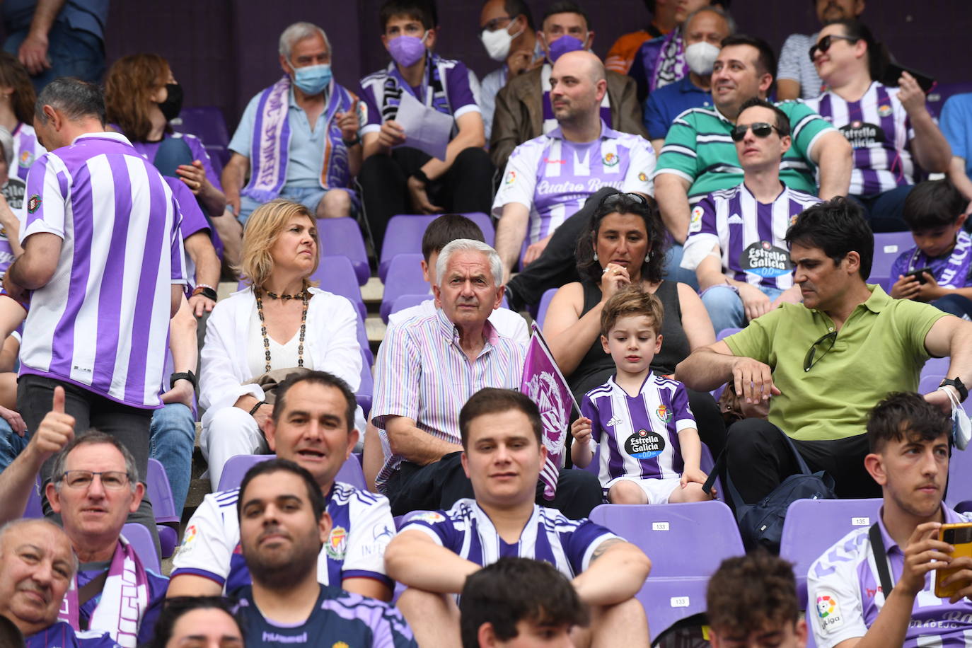 Fotos: Real Valladolid-Huesca. Búscate en la grada (7/8)