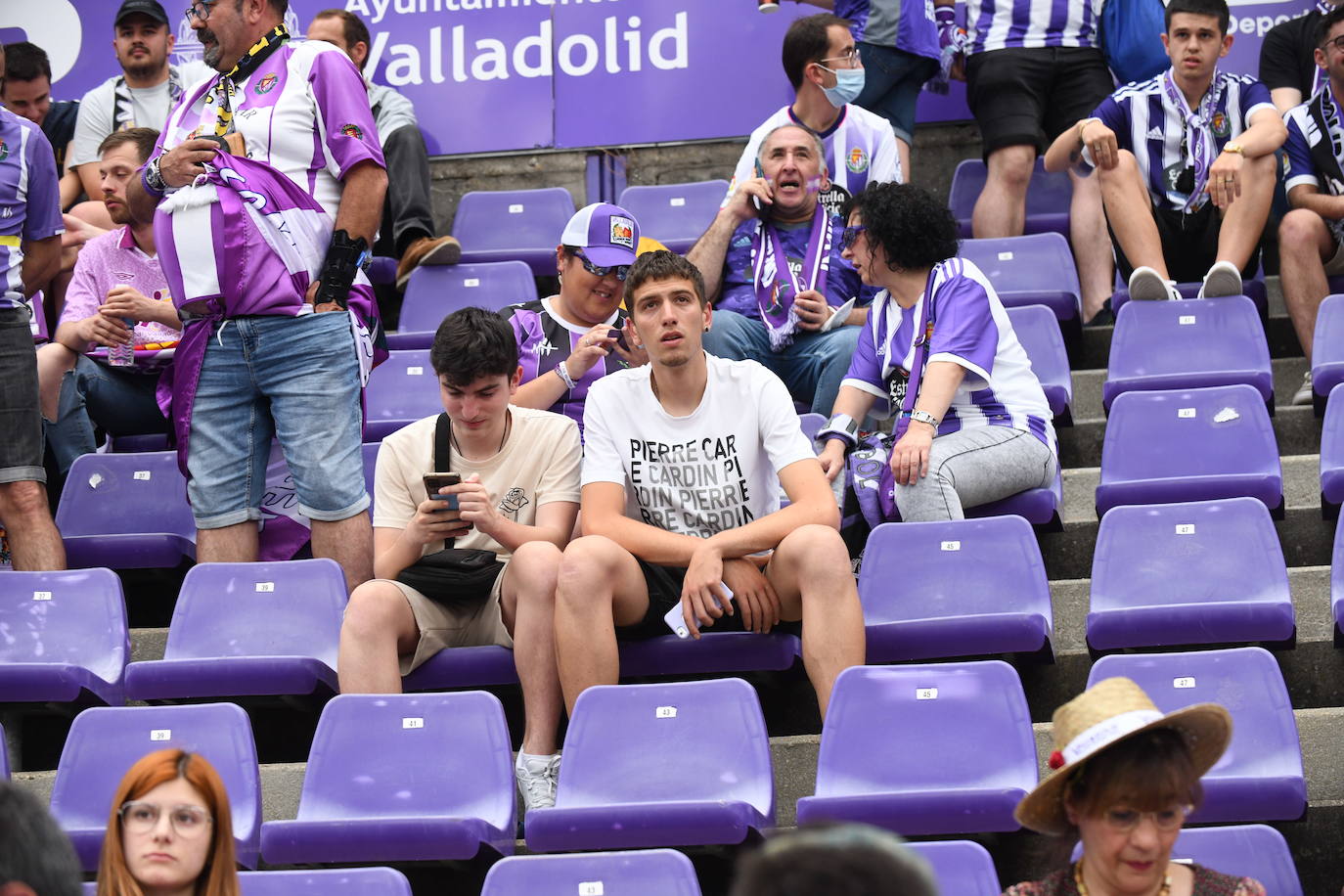 Fotos: Real Valladolid-Huesca. Búscate en la grada (7/8)