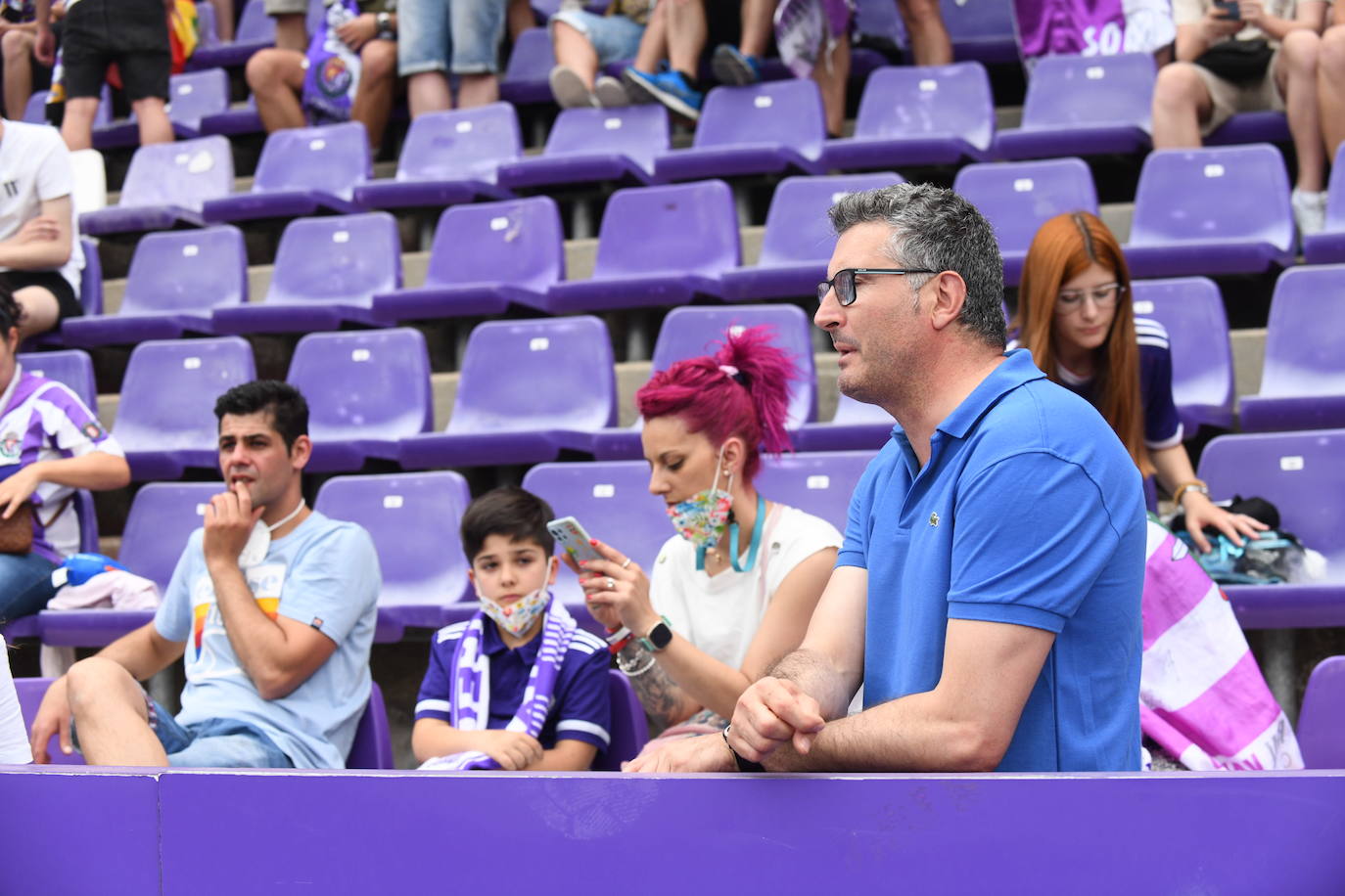 Fotos: Real Valladolid-Huesca. Búscate en la grada (7/8)