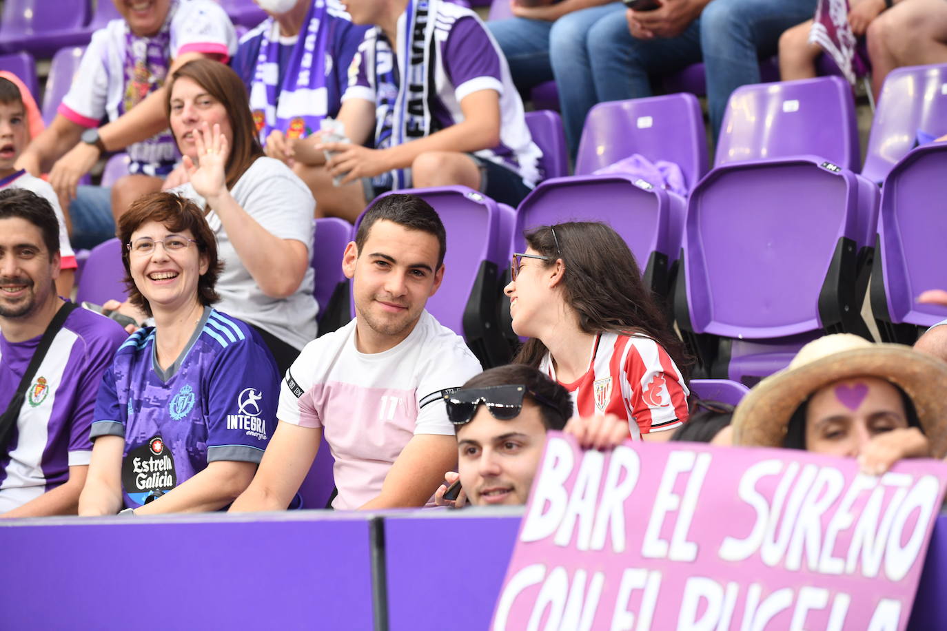 Fotos: Real Valladolid-Huesca. Búscate en la grada (1/8)