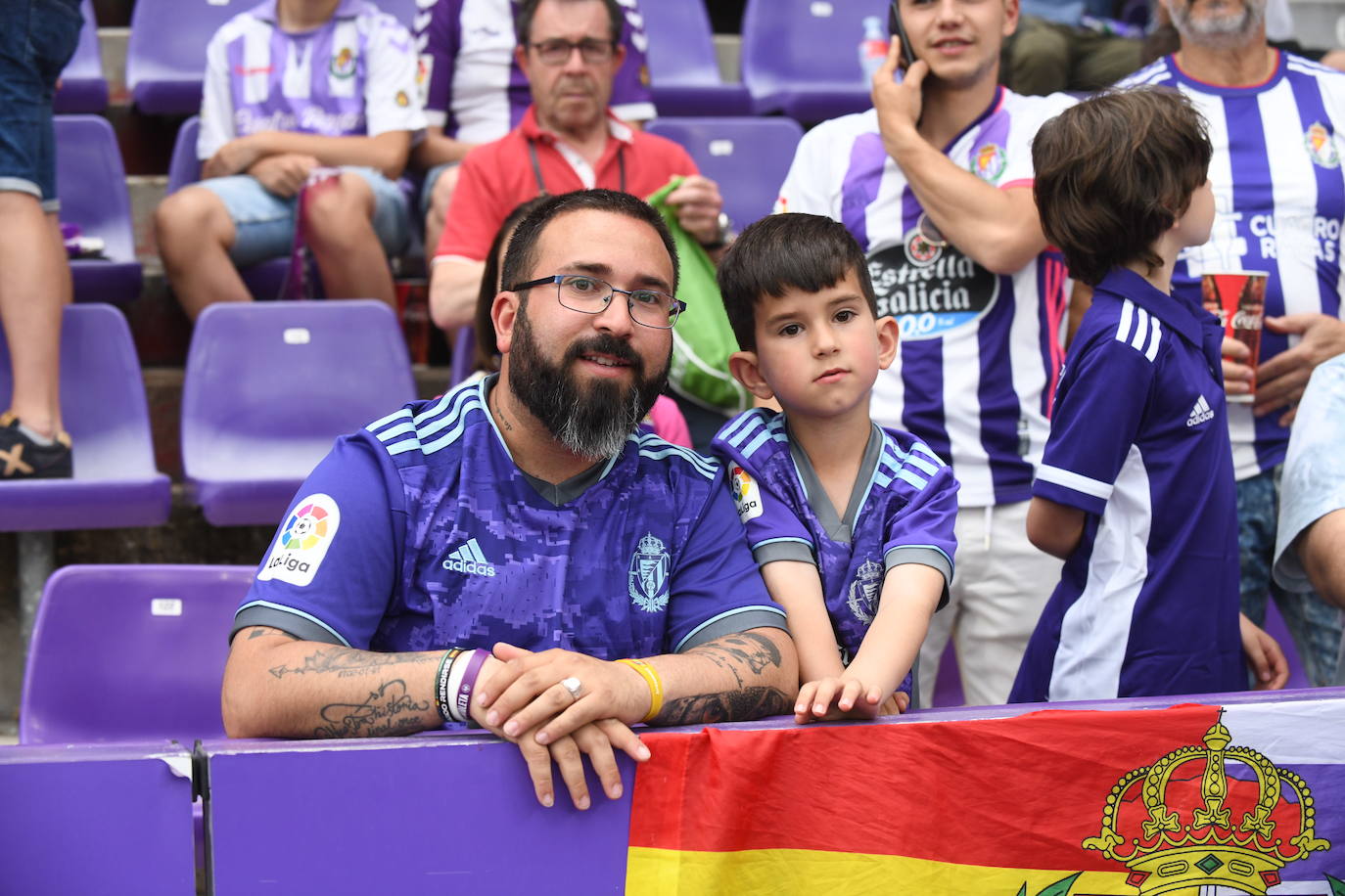 Fotos: Real Valladolid-Huesca. Búscate en la grada (1/8)