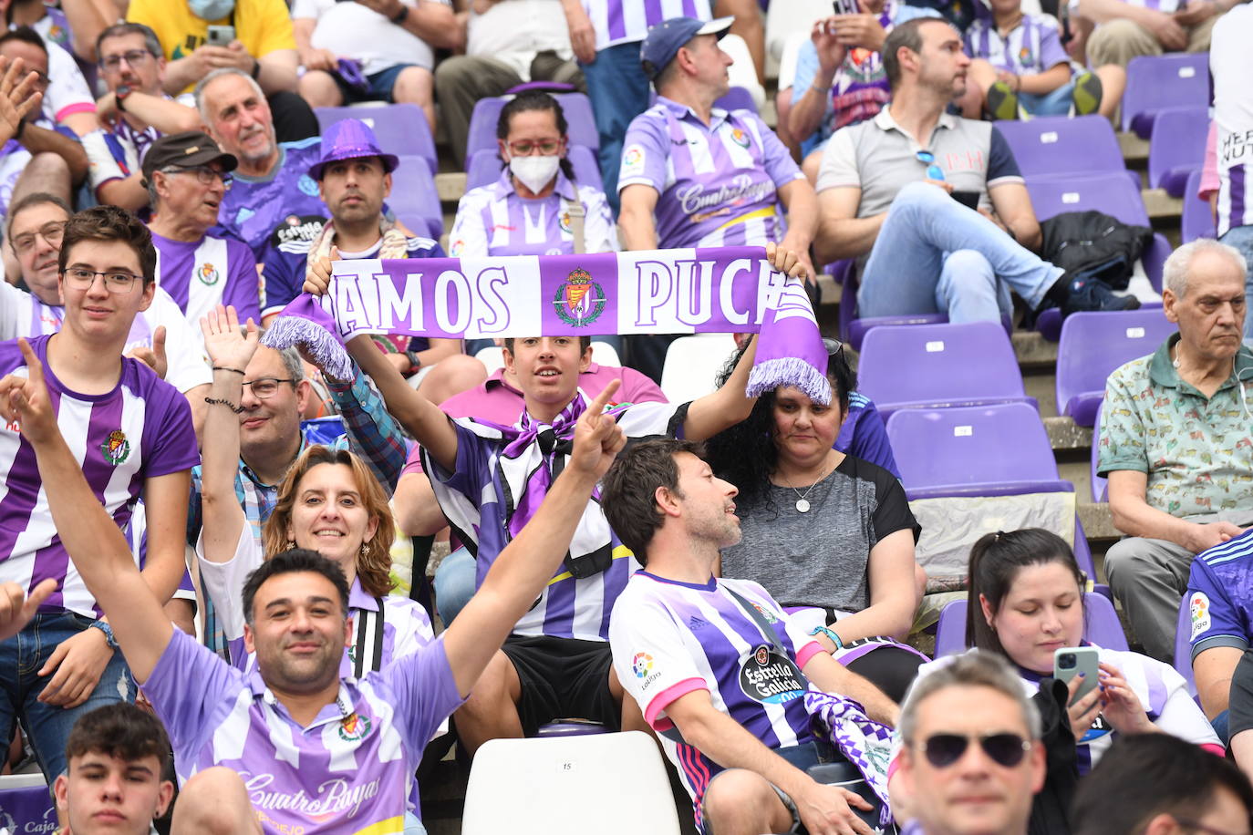 Fotos: Real Valladolid-Huesca. Búscate en la grada (1/8)