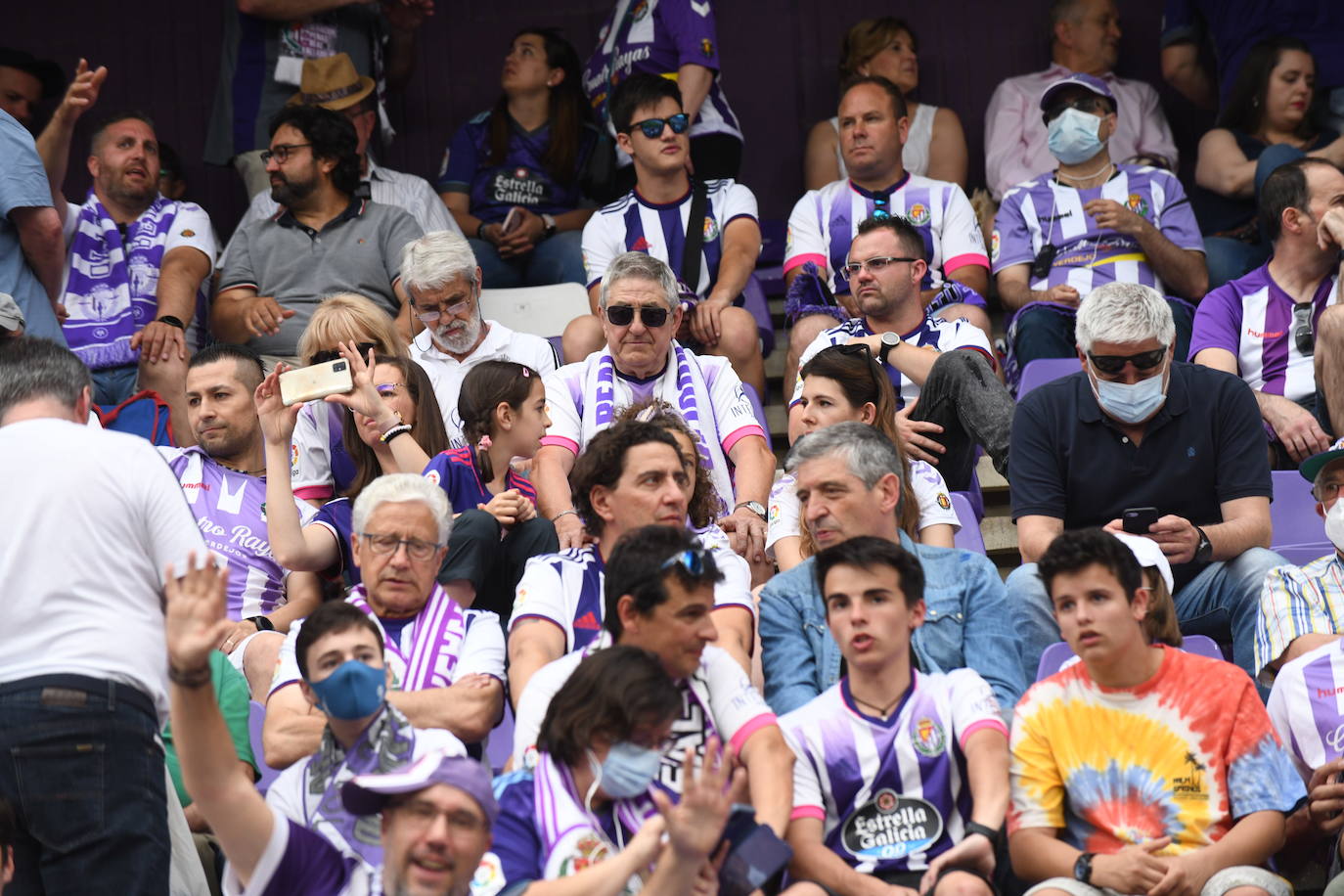 Fotos: Real Valladolid-Huesca. Búscate en la grada (3/8)