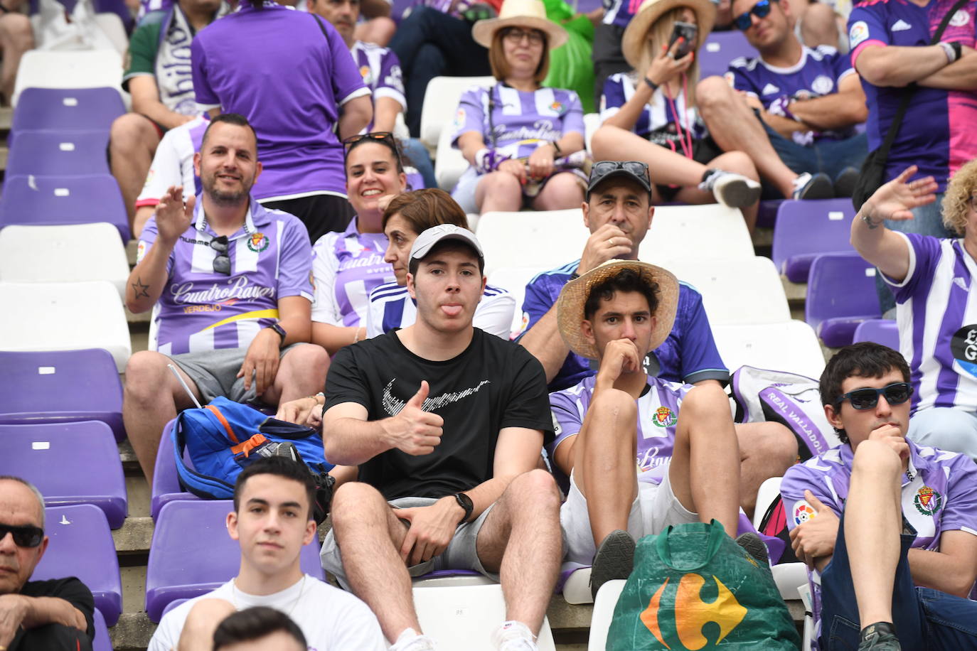 Fotos: Real Valladolid-Huesca. Búscate en la grada (3/8)