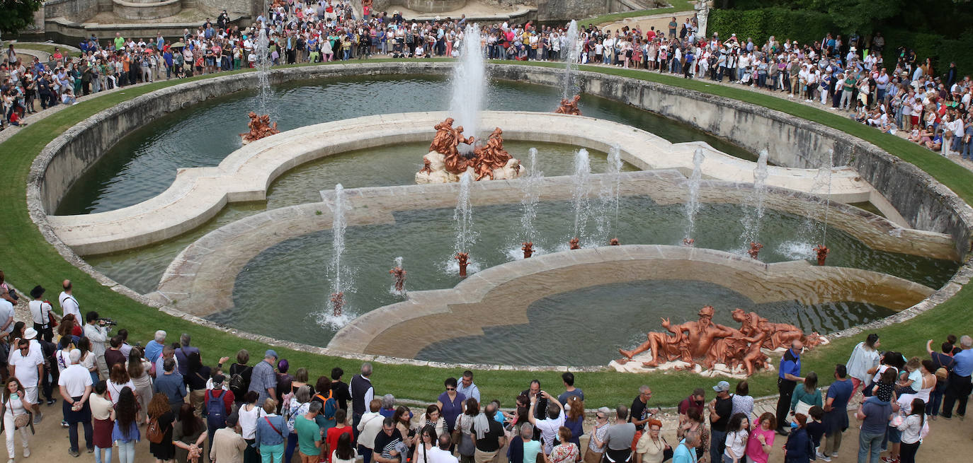 Encendido de las fuentes en el Palacio de la Granja 