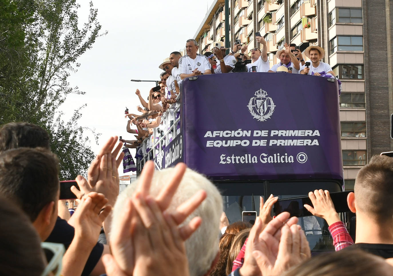 Fiesta del ascenso en La Leyenda del Pisuerga. 