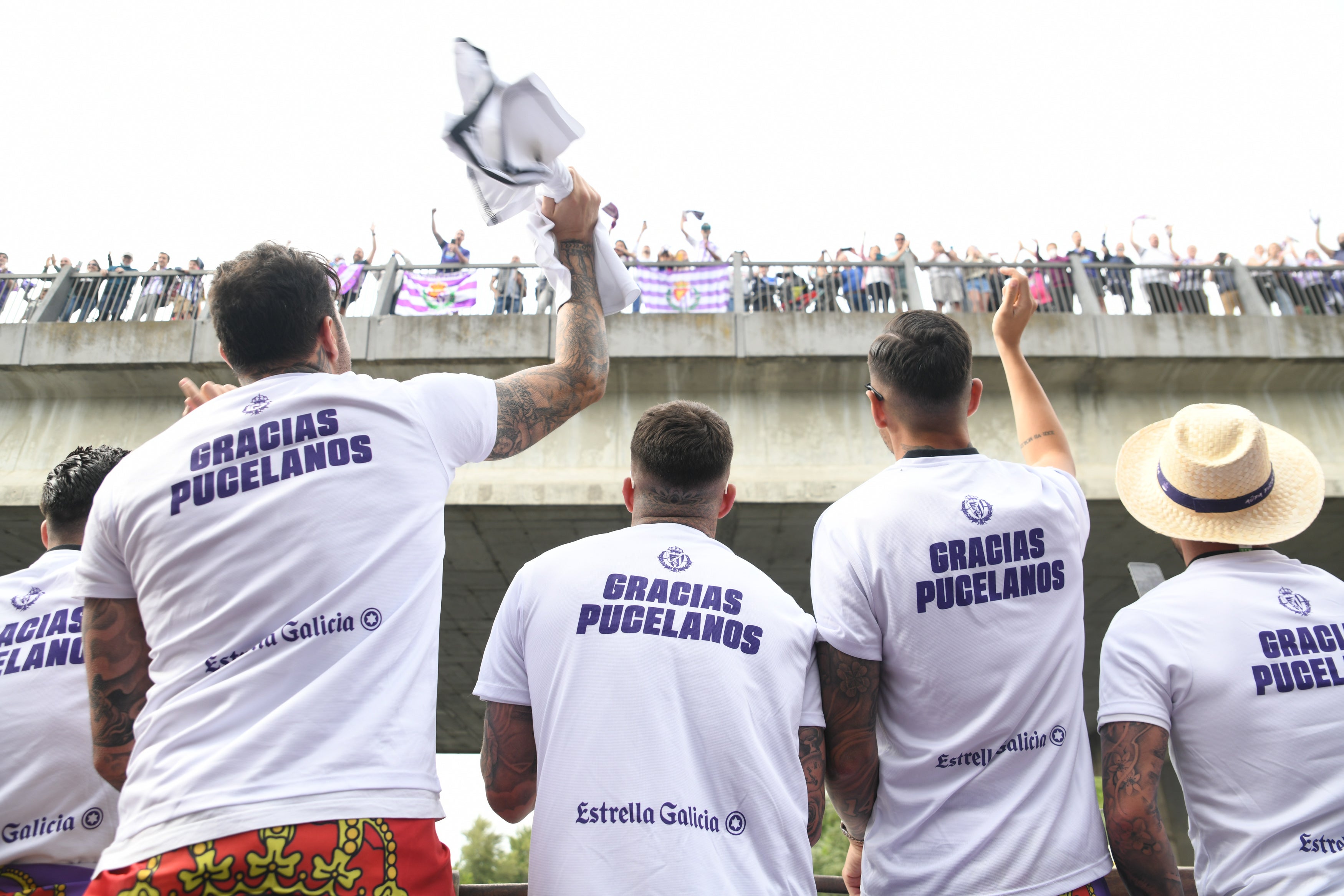 Fiesta del ascenso en La Leyenda del Pisuerga. 