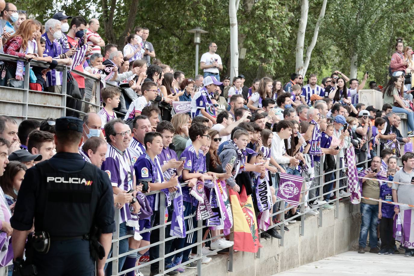 Valladolid disfruta con el ascenso del Real Valladolid. 