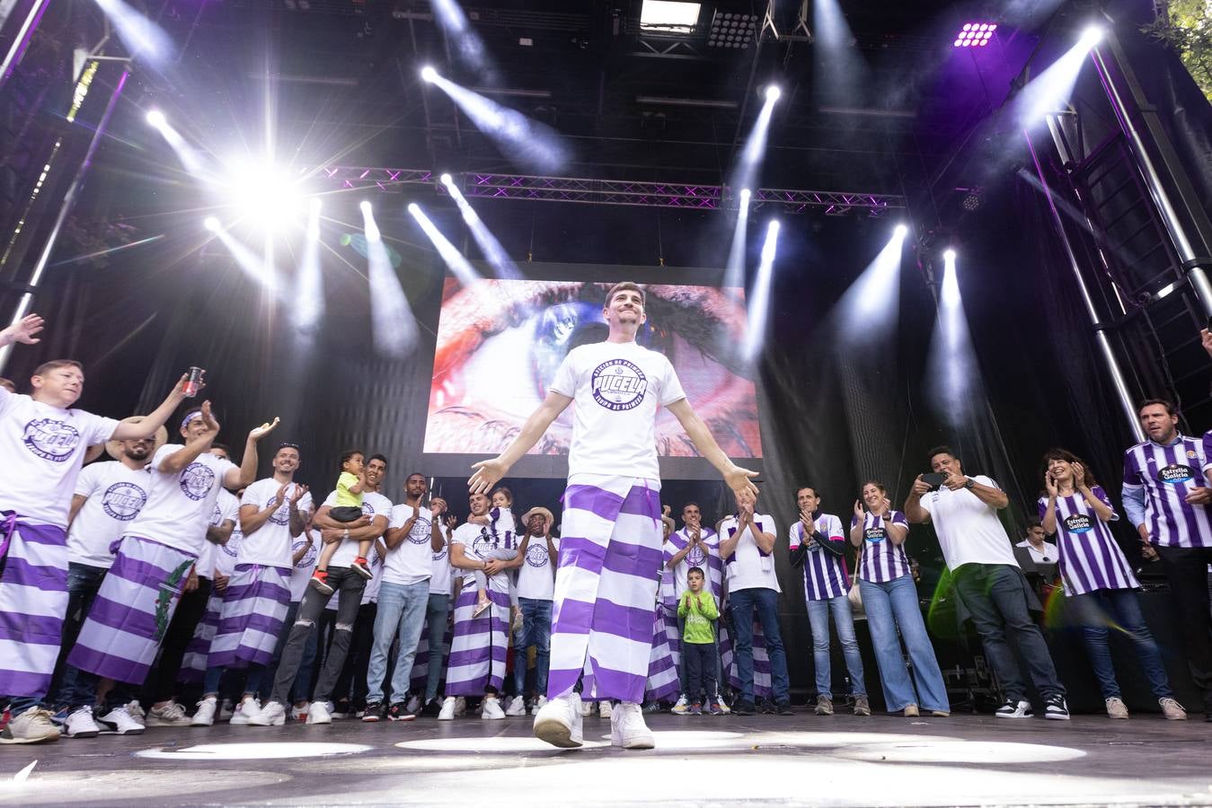 Fotos: El Real Valladolid celebra con su afición el ascenso a Primera Divisón