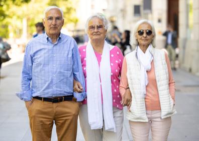 Imagen secundaria 1 - Un anuncio de La Belleza. Abajo, Luis Carlos, Montse y Pili Téllez Bertrán, biznietos de la fundadora. A la derecha, Carmen Ballesteros, hija de Patrocinio Friéras y Manuel Ballesteros.r