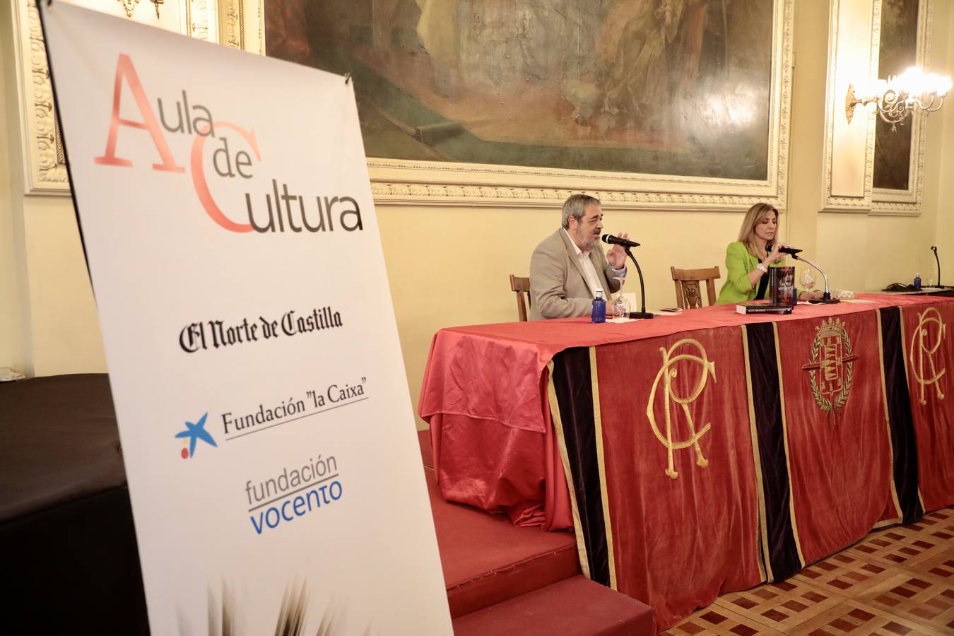 Fotos: Reyes Monforte presenta &#039;La violinista roja&#039; en el Aula de Cultura de El Norte de Castilla