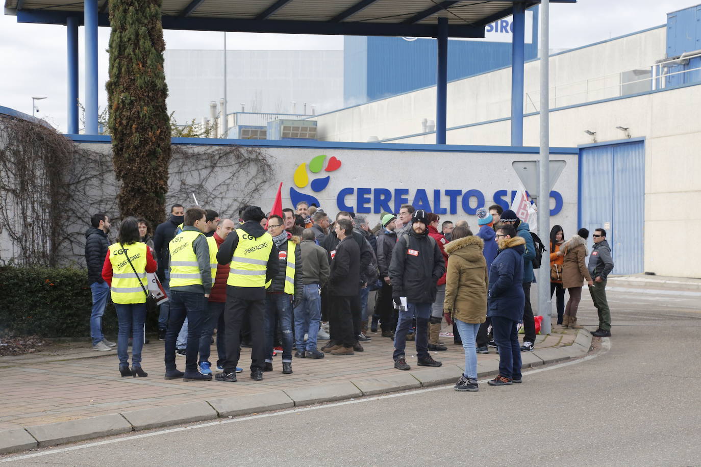 Los trabajadores convocan una protesta en Venta de Baños contra el cierre de Siro