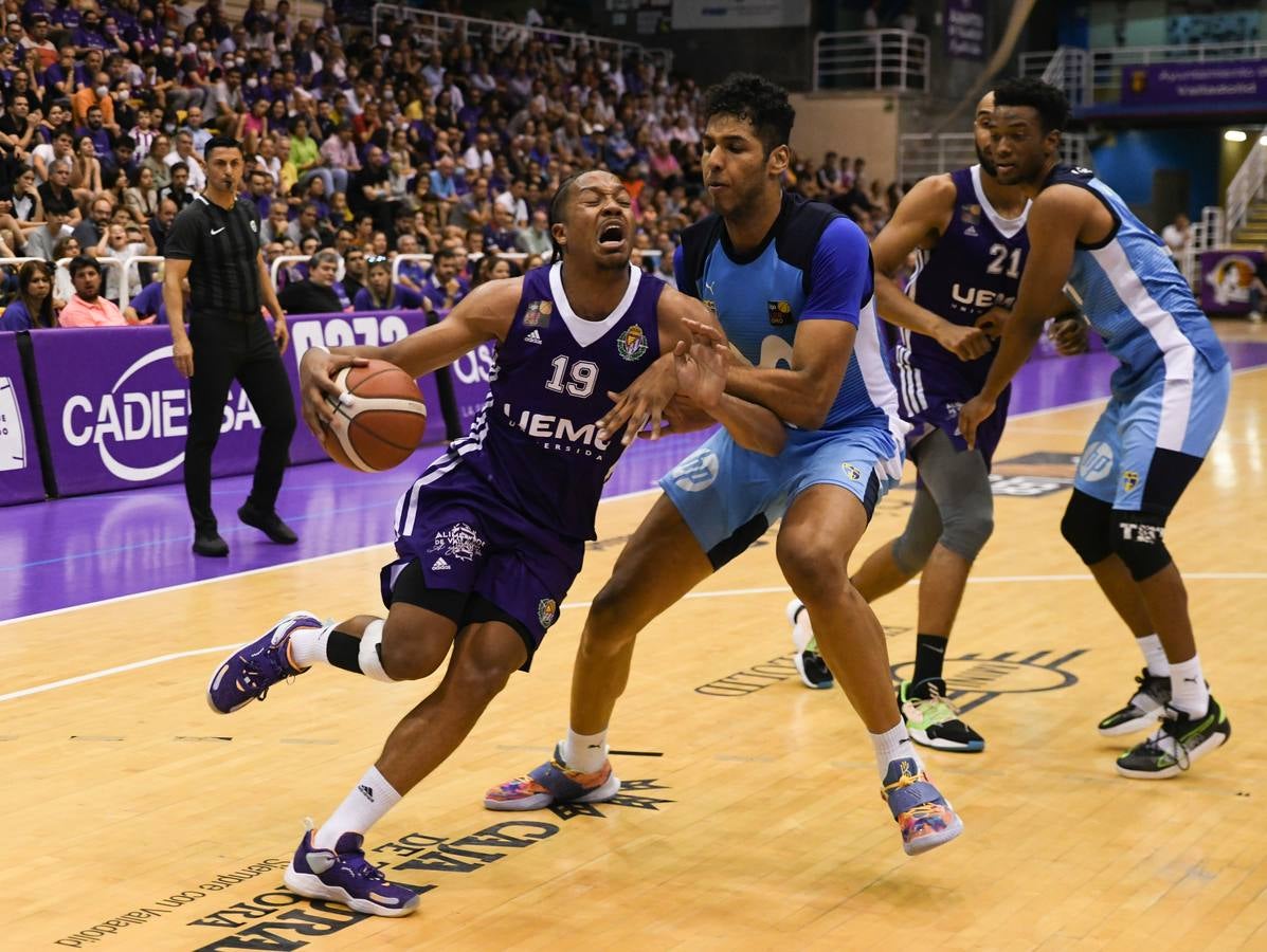 Fotos: Victoria del Real Valladolid Baloncesto ante el Estudiantes (67-54)